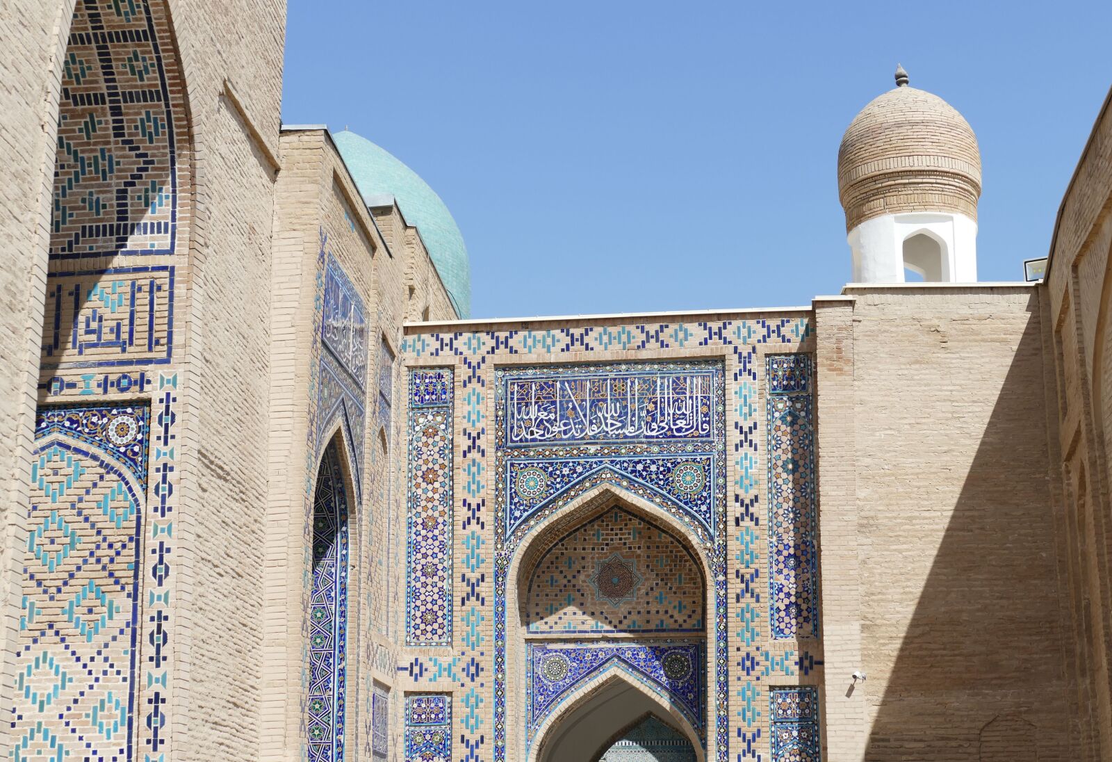 Panasonic Lumix DMC-FZ1000 sample photo. Samarkand, uzbekistan, architecture photography