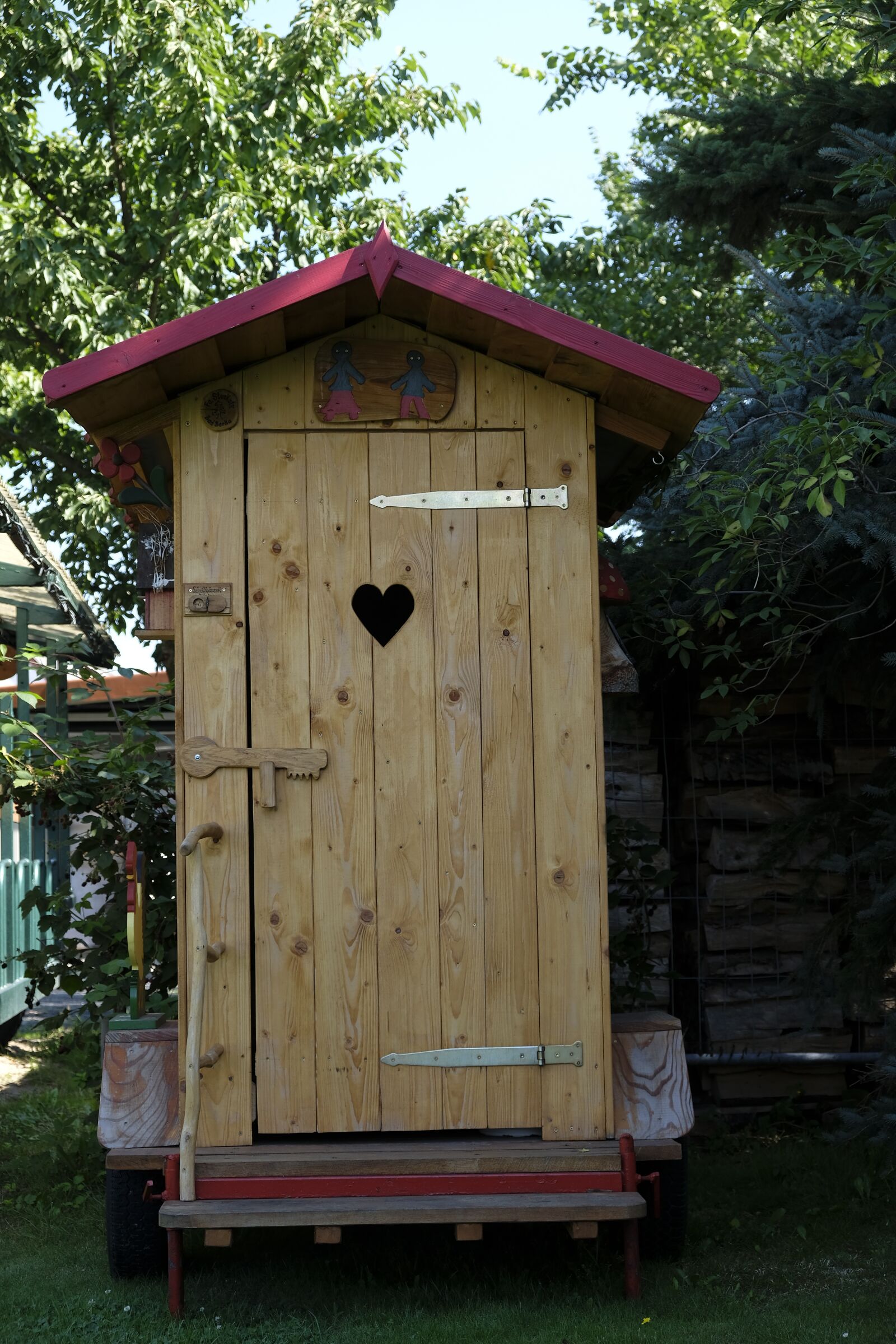 Fujifilm XF 18-55mm F2.8-4 R LM OIS sample photo. Loo, wc, wchäusschen photography