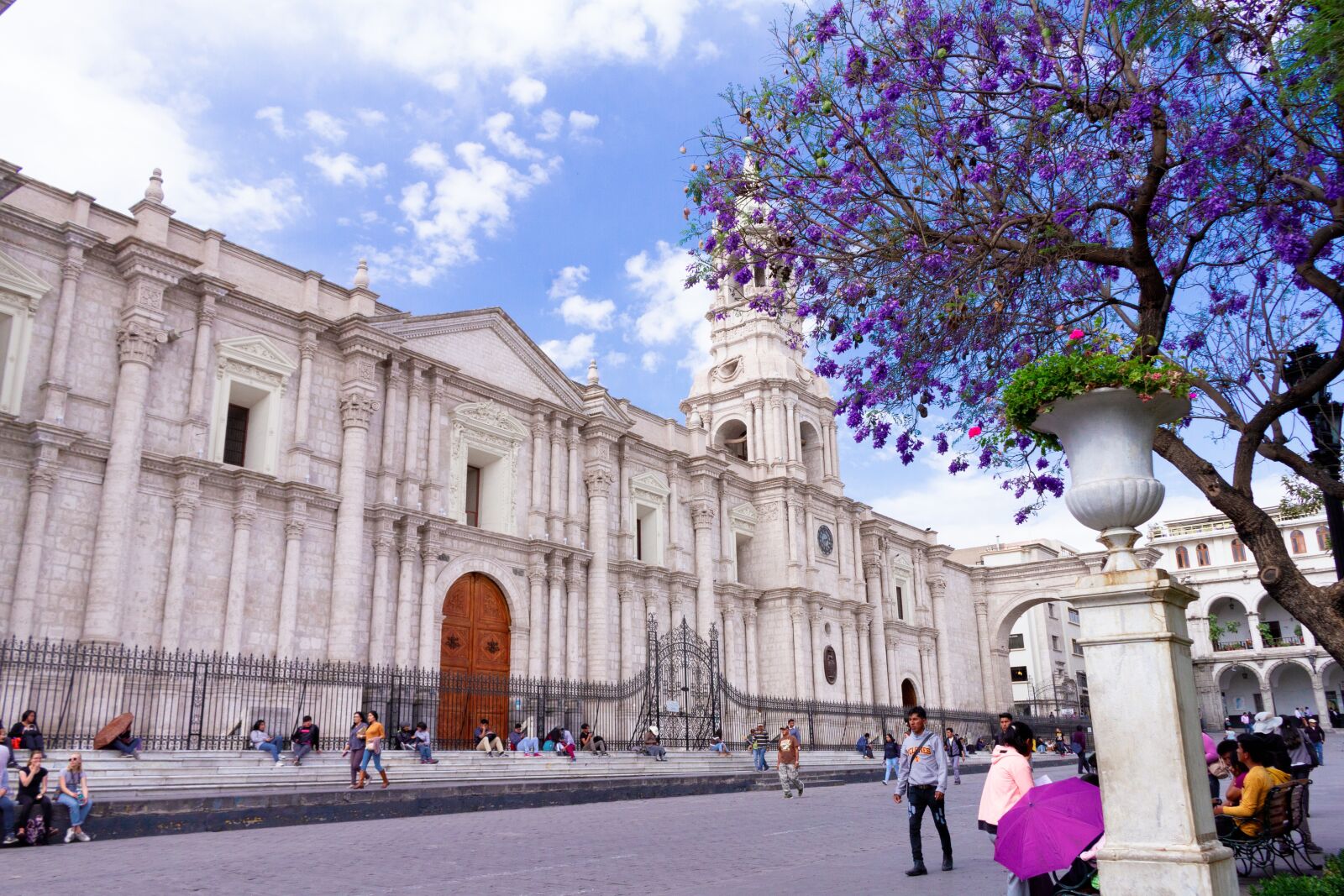 Canon EOS 7D + Canon EF-S 18-55mm F3.5-5.6 IS STM sample photo. Plaza de armas, arequipa photography