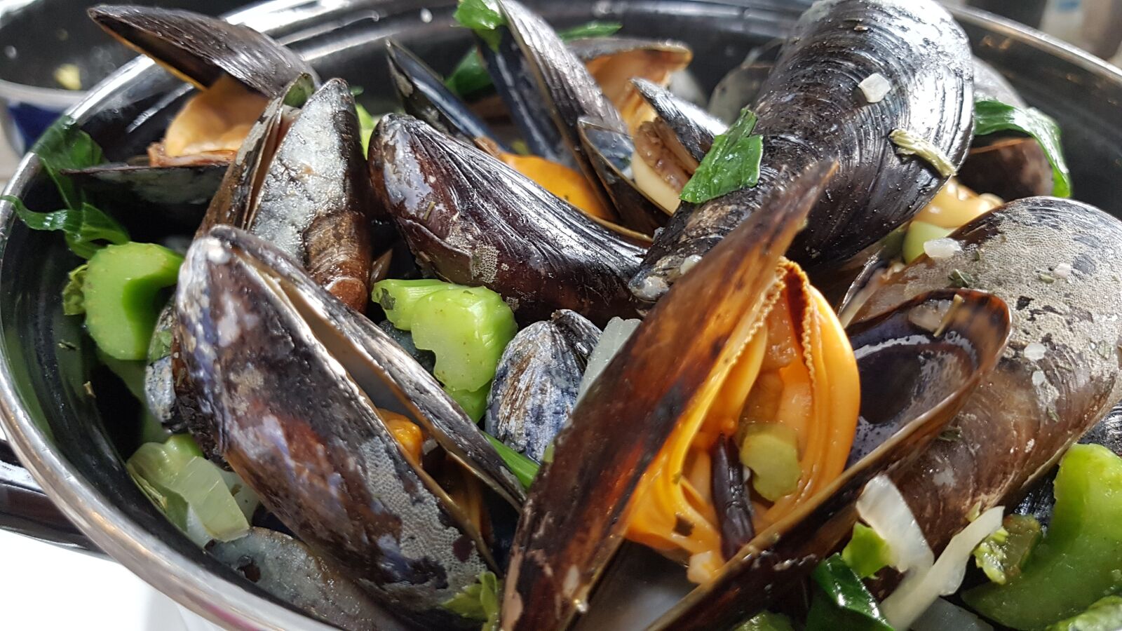 Samsung Galaxy S7 Edge sample photo. Mussels, food, shellfish photography