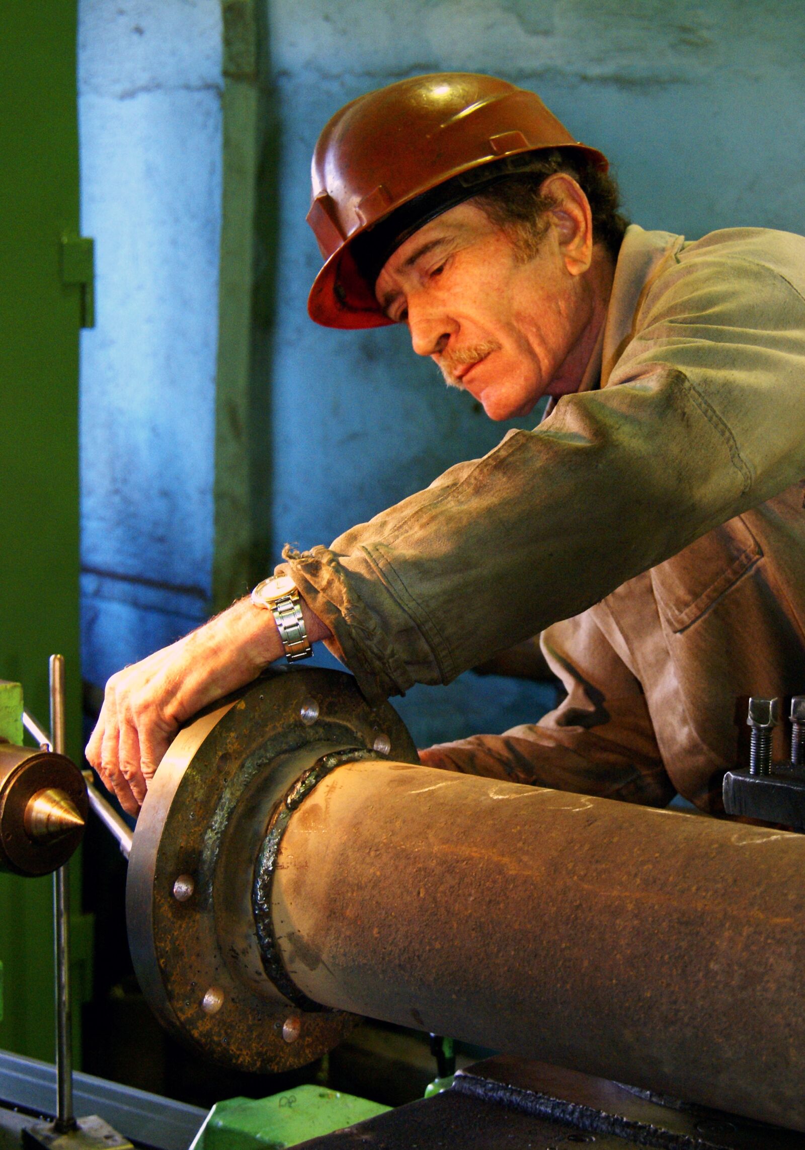 Sony Alpha DSLR-A100 sample photo. Man, work, industry photography