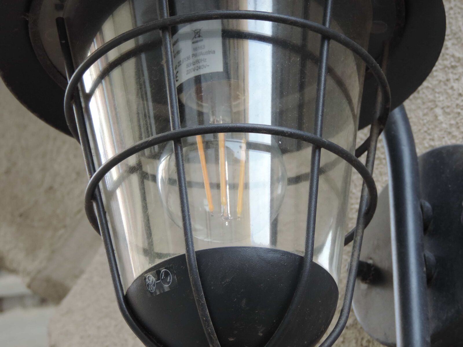 Nikon Coolpix P520 sample photo. Lantern, light bulb, steel photography