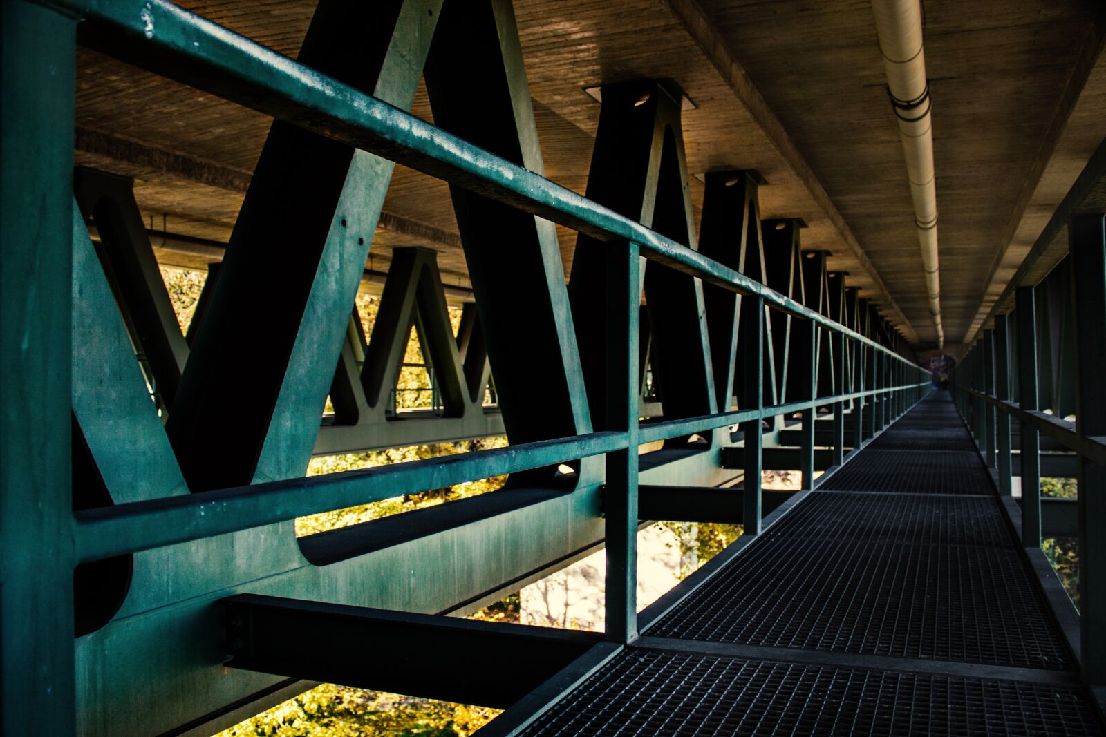 Canon EOS 1100D (EOS Rebel T3 / EOS Kiss X50) sample photo. Bridge, transport system, architecture photography