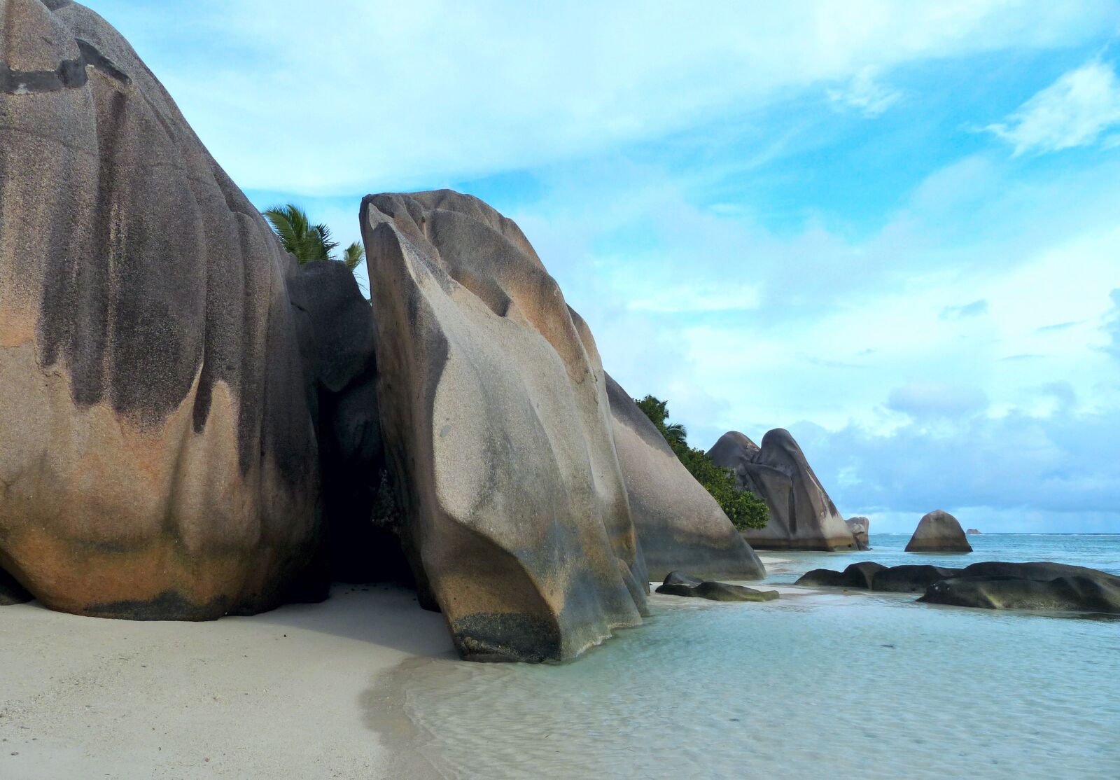Panasonic Lumix DMC-FZ200 sample photo. Seychelles, la digue, beach photography