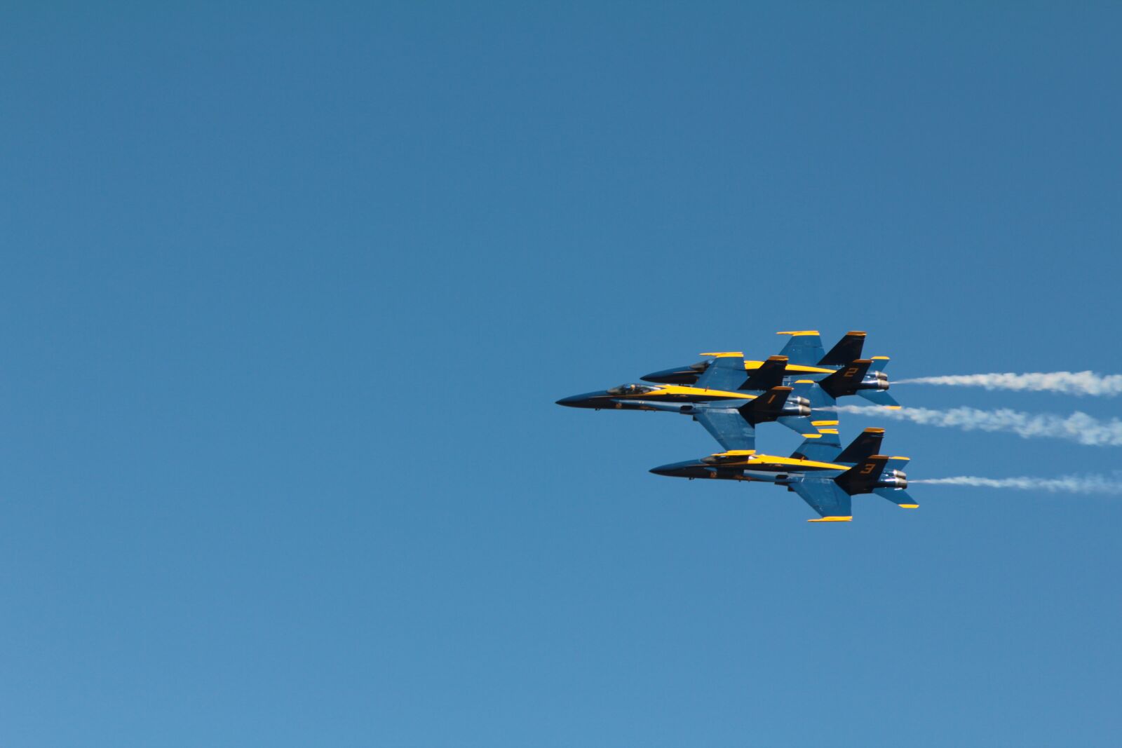 Canon EOS 60D + Canon EF 24-105mm F4L IS USM sample photo. Aircraft, jet plane, aviation photography