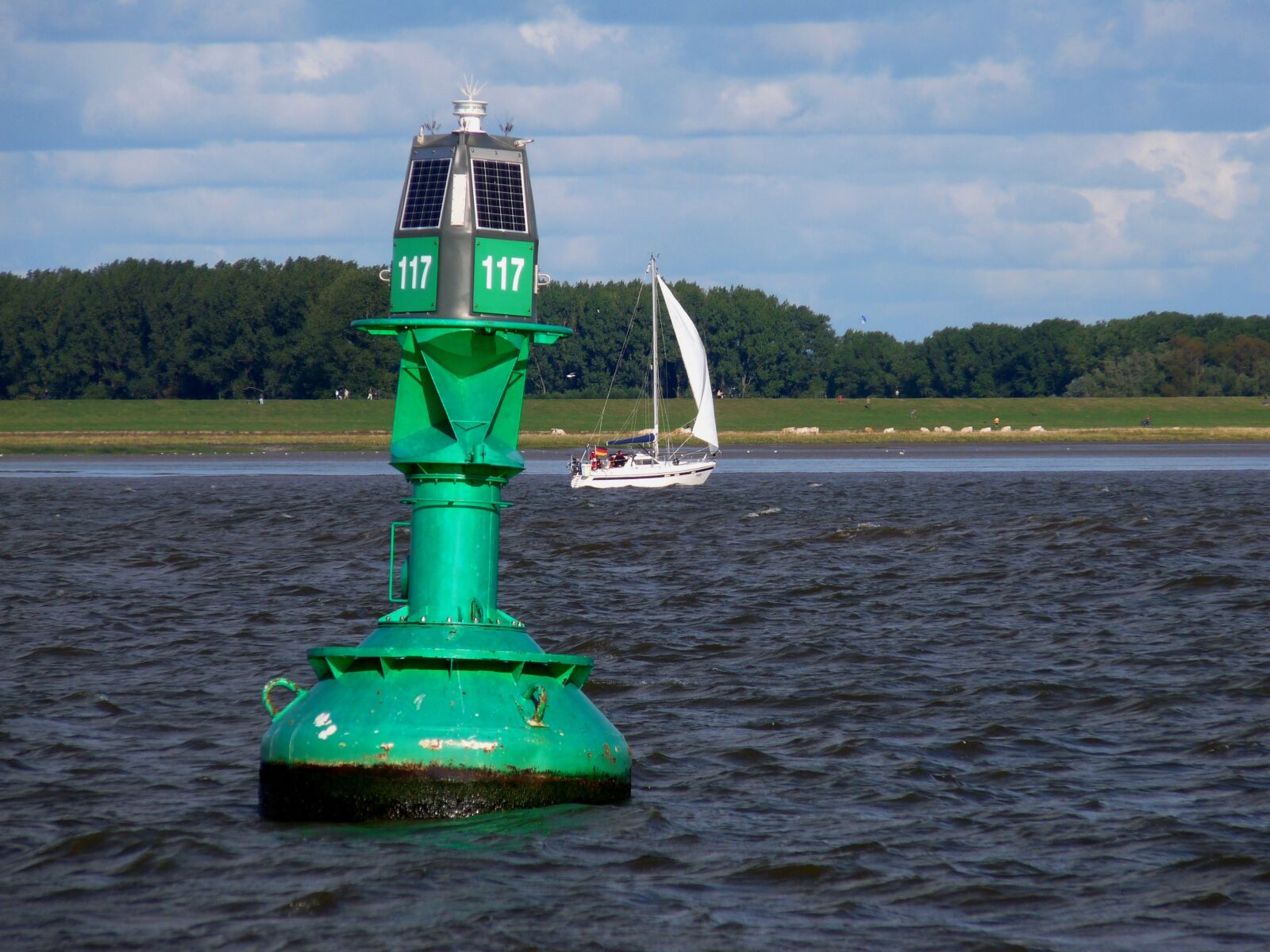 Panasonic Lumix DMC-FZ28 sample photo. Elbe, seafaring, daymark photography