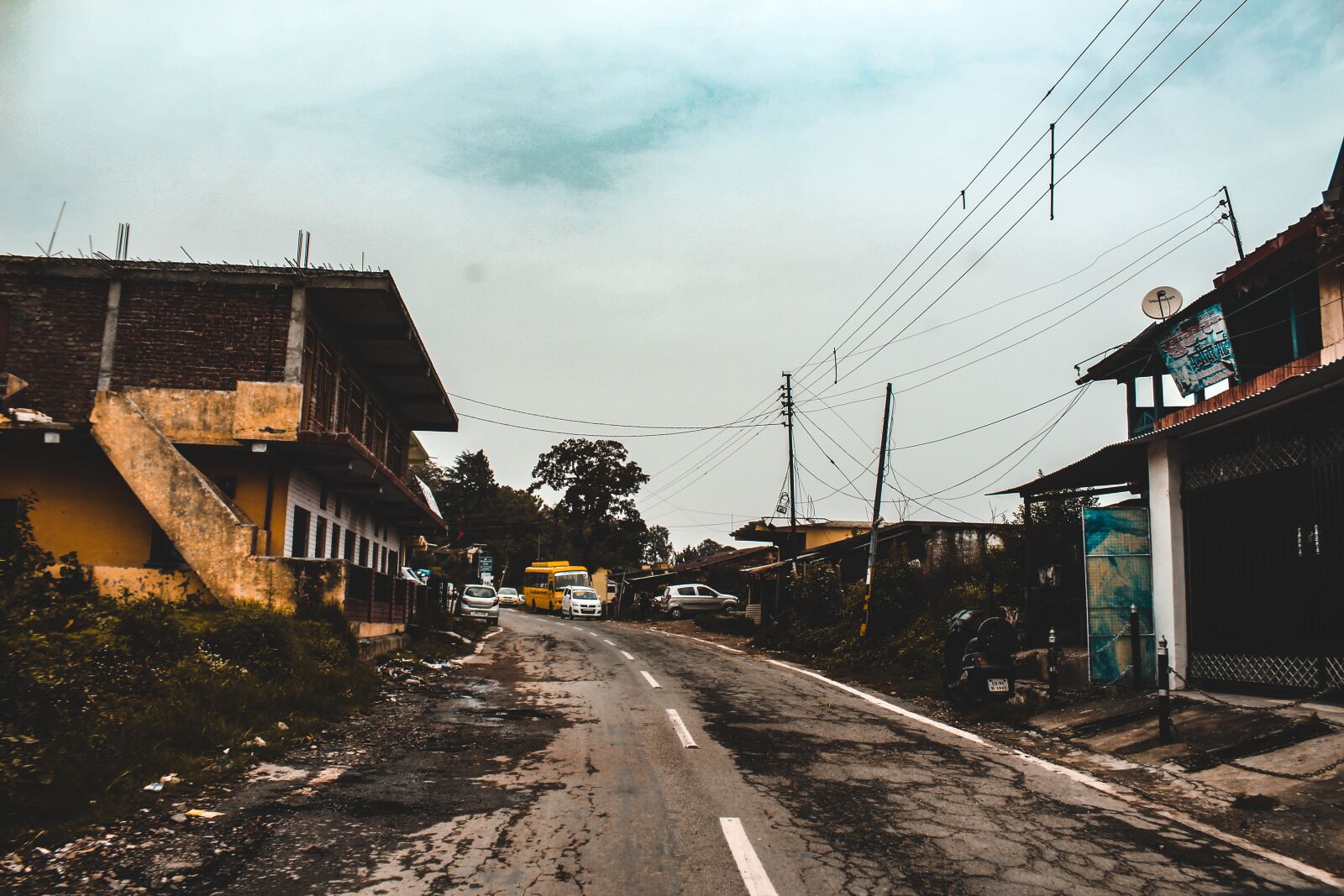 Canon EOS 700D (EOS Rebel T5i / EOS Kiss X7i) sample photo. Road, uphill, landscape photography