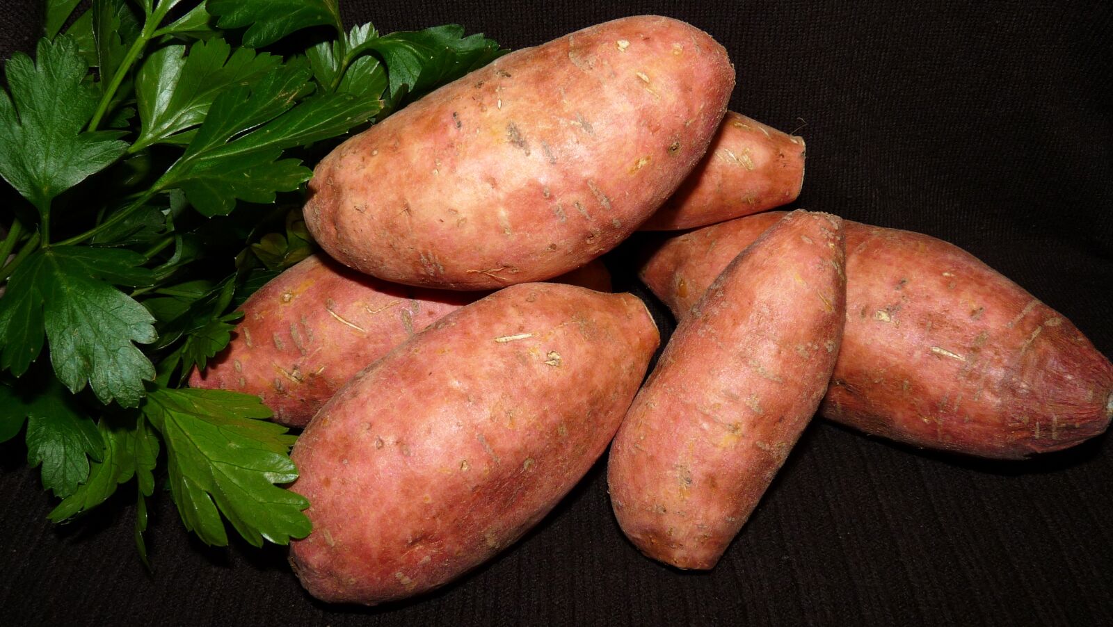 Panasonic Lumix DMC-FZ28 sample photo. Vegetable, red, sweet potato photography