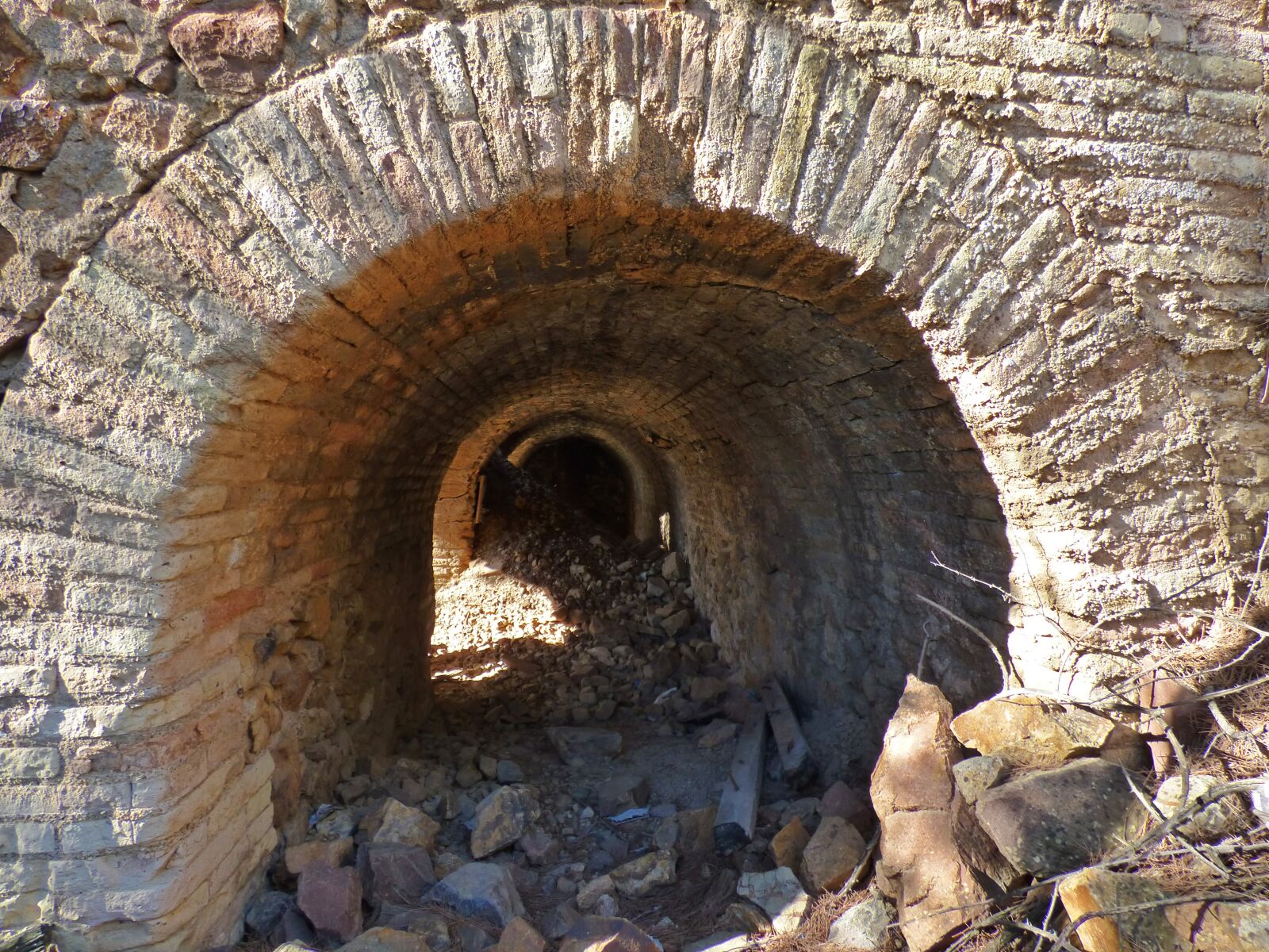 Panasonic Lumix DMC-FZ70 sample photo. Tunnel, vault, arch photography