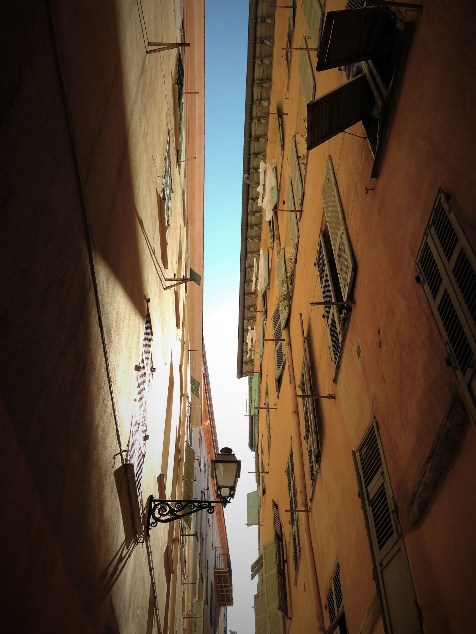 Apple iPhone 5 sample photo. Nice, historic center, south photography