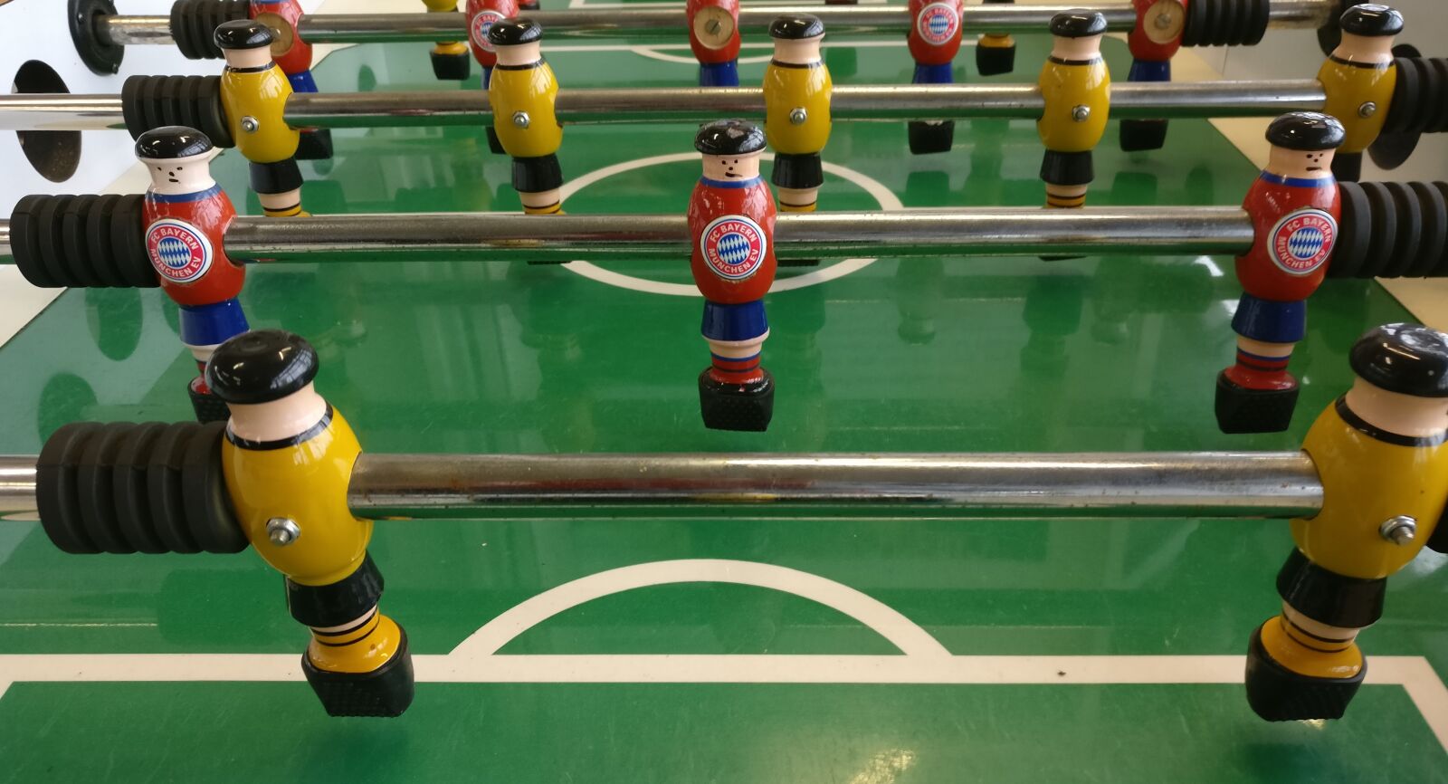 OnePlus A3003 sample photo. Kicker, bayern munich, football photography