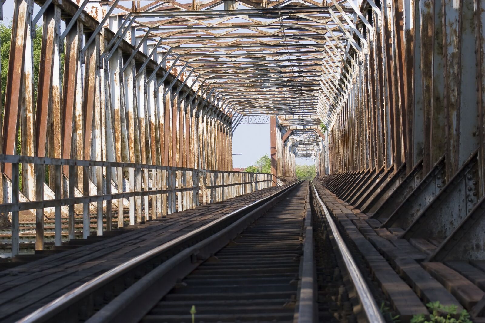 Canon EOS 20D sample photo. Iron bridge, railway rails photography