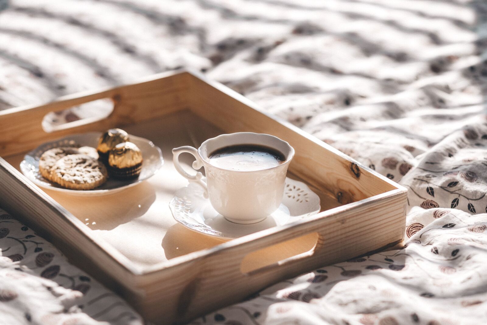 Canon EF 85mm F1.8 USM sample photo. Food, milk, coffee mug photography