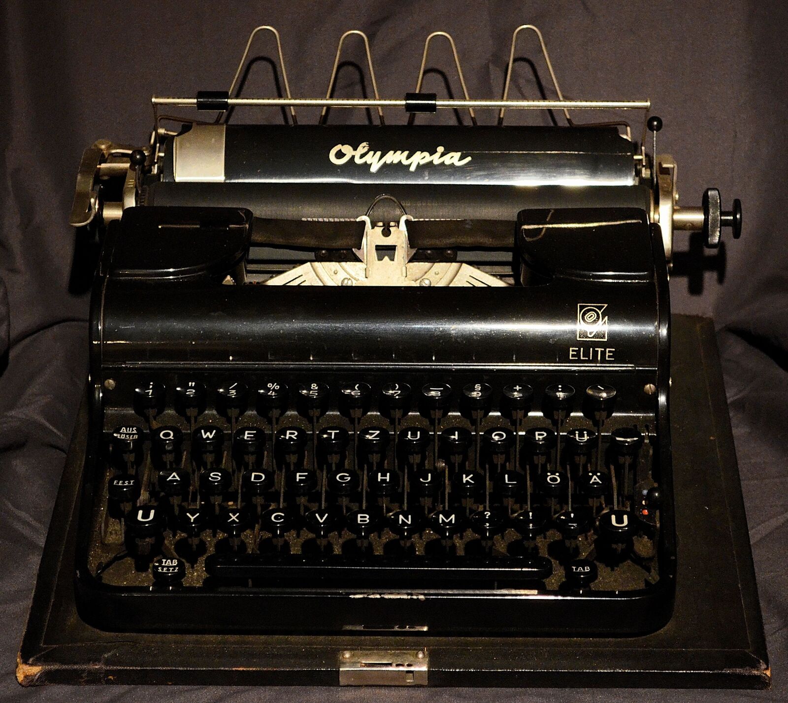 Nikon D5100 sample photo. Typewriter, antique, old photography