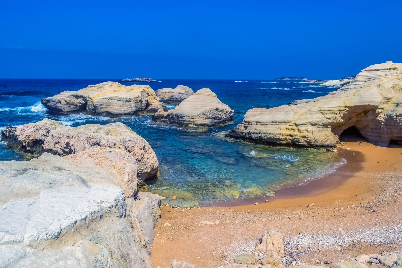 Nikon D3300 sample photo. Beach, rocky coast, rocks photography