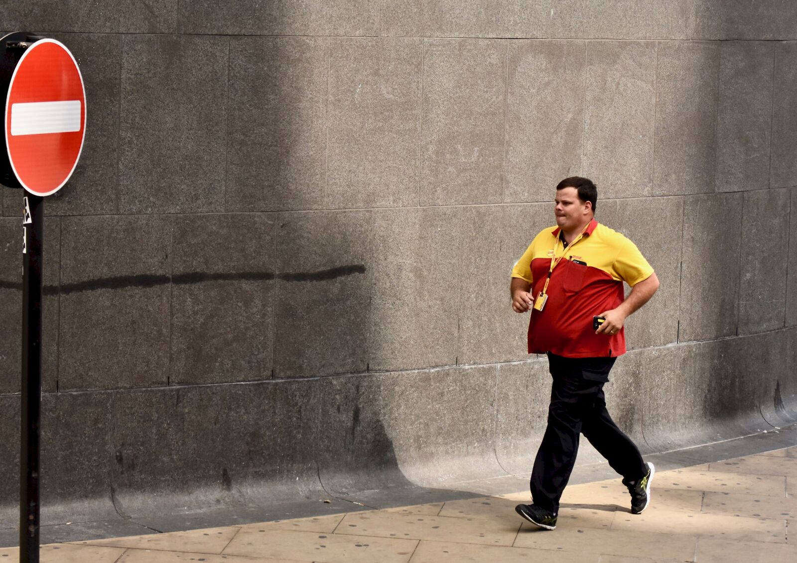 Nikon D7200 sample photo. Street photography, dhl, post photography