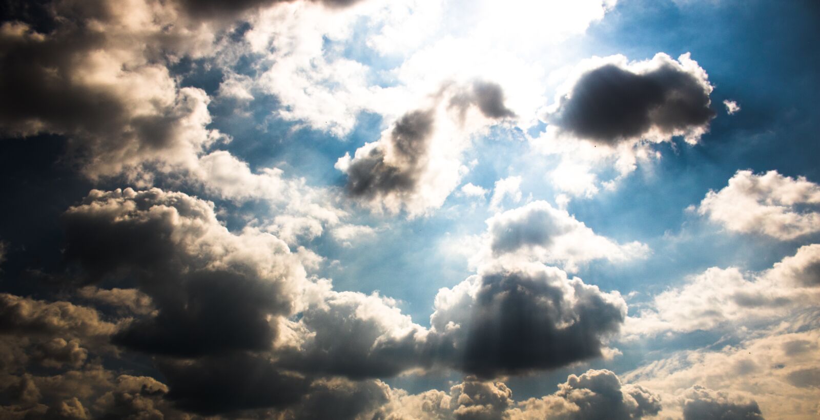 Canon EOS 750D (EOS Rebel T6i / EOS Kiss X8i) sample photo. Clouds, sky, landscape photography