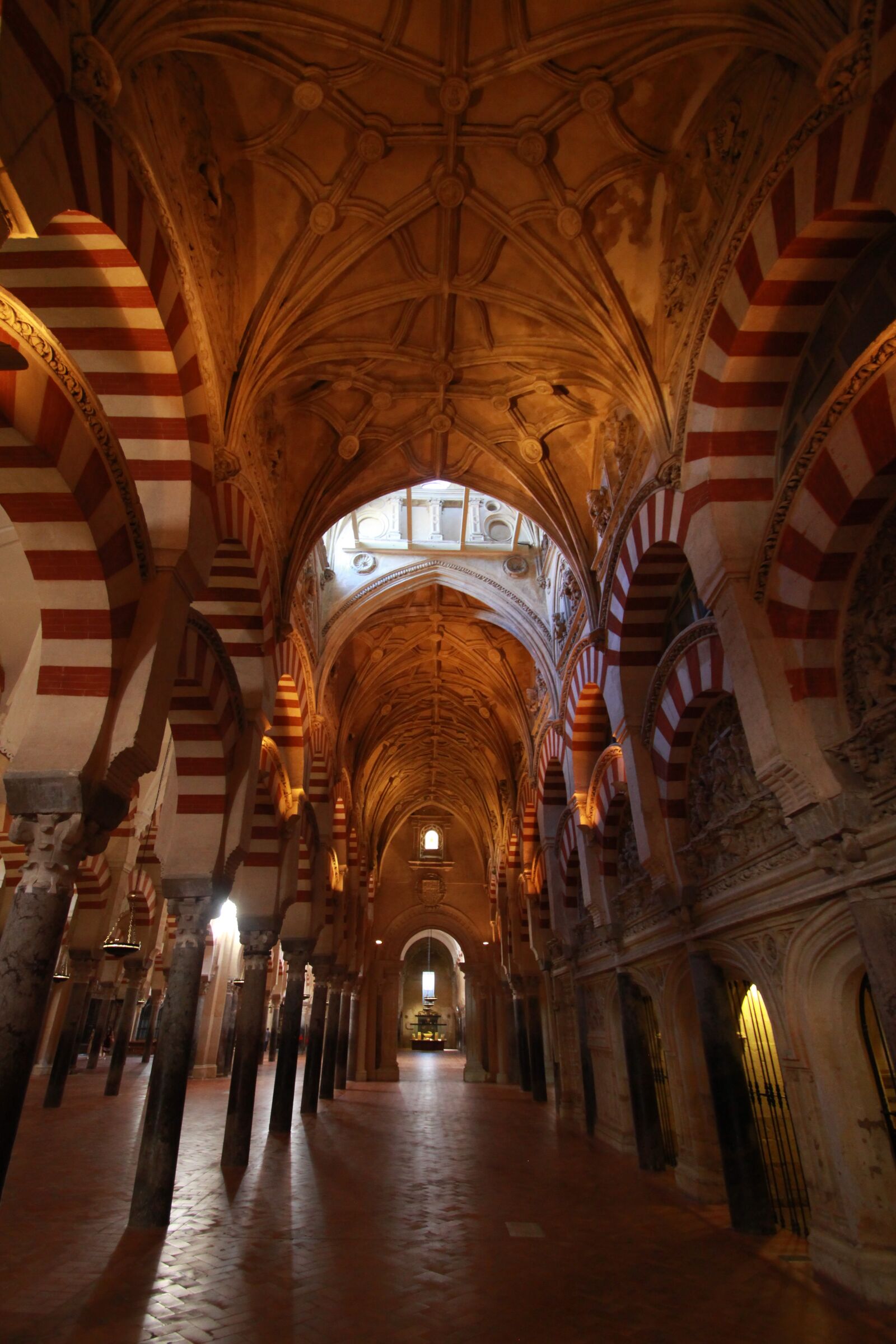 Canon EOS 700D (EOS Rebel T5i / EOS Kiss X7i) sample photo. Mezquita, córdoba, cathedral photography
