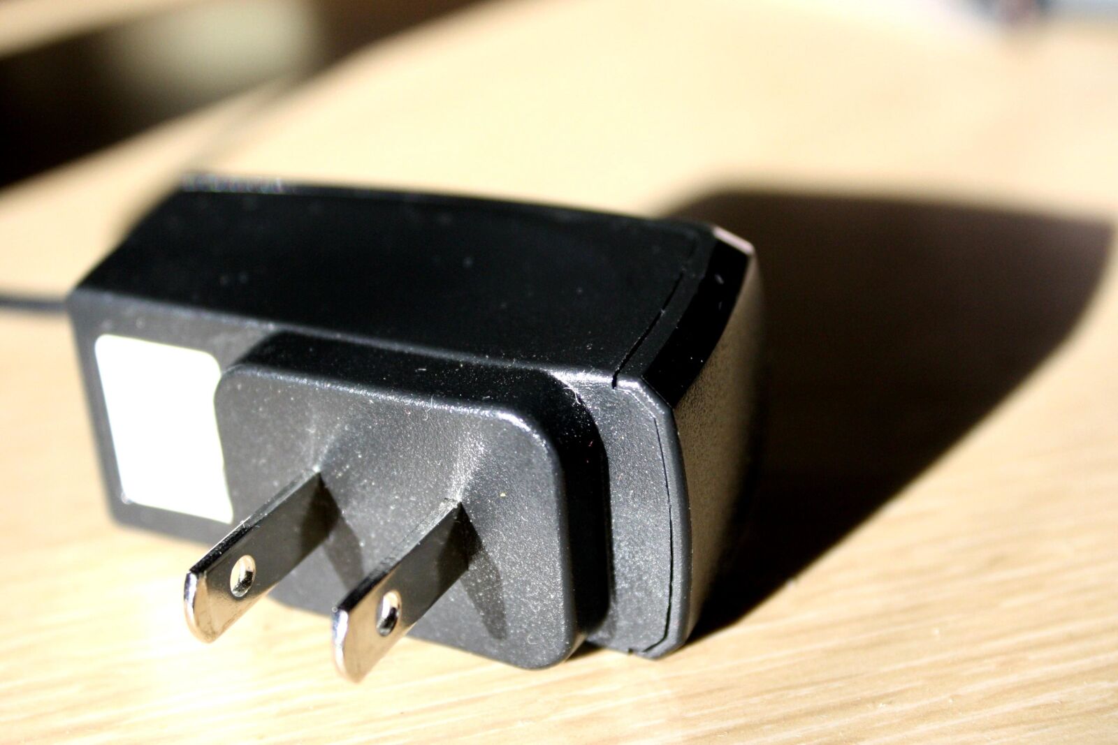 f/3.5-5.6 IS sample photo. Electric plug photography