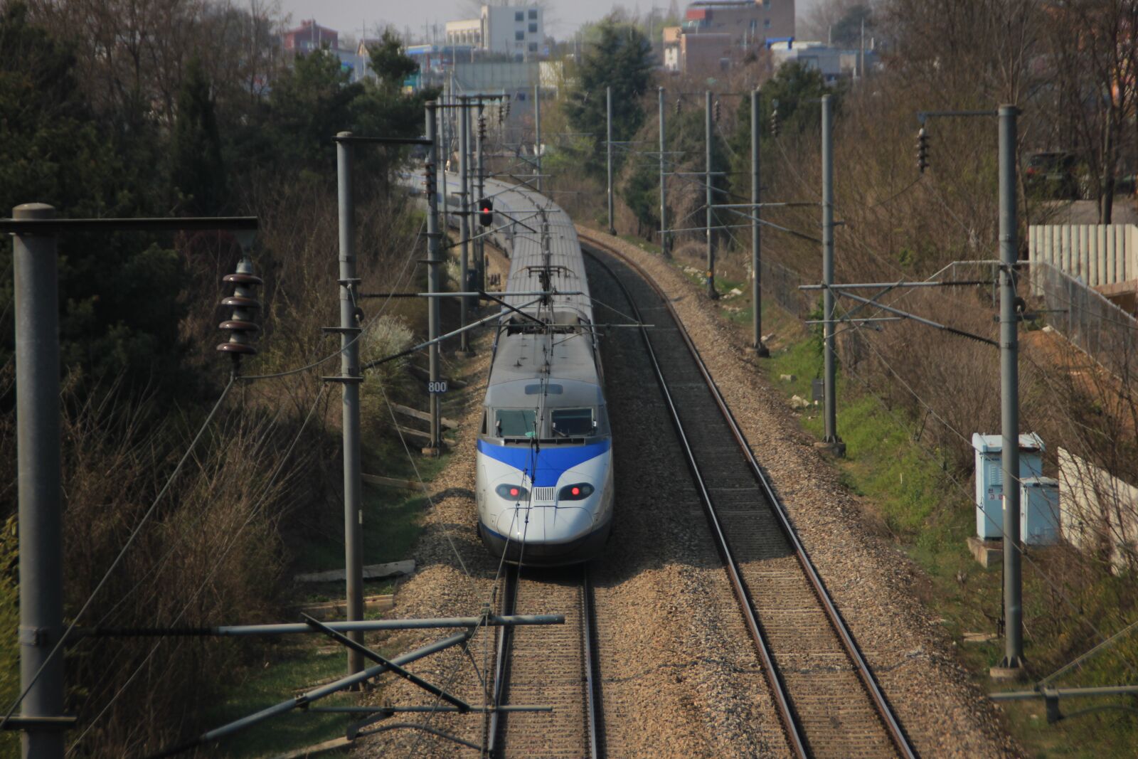 Canon EOS 600D (Rebel EOS T3i / EOS Kiss X5) sample photo. Korea, railway, transportation photography