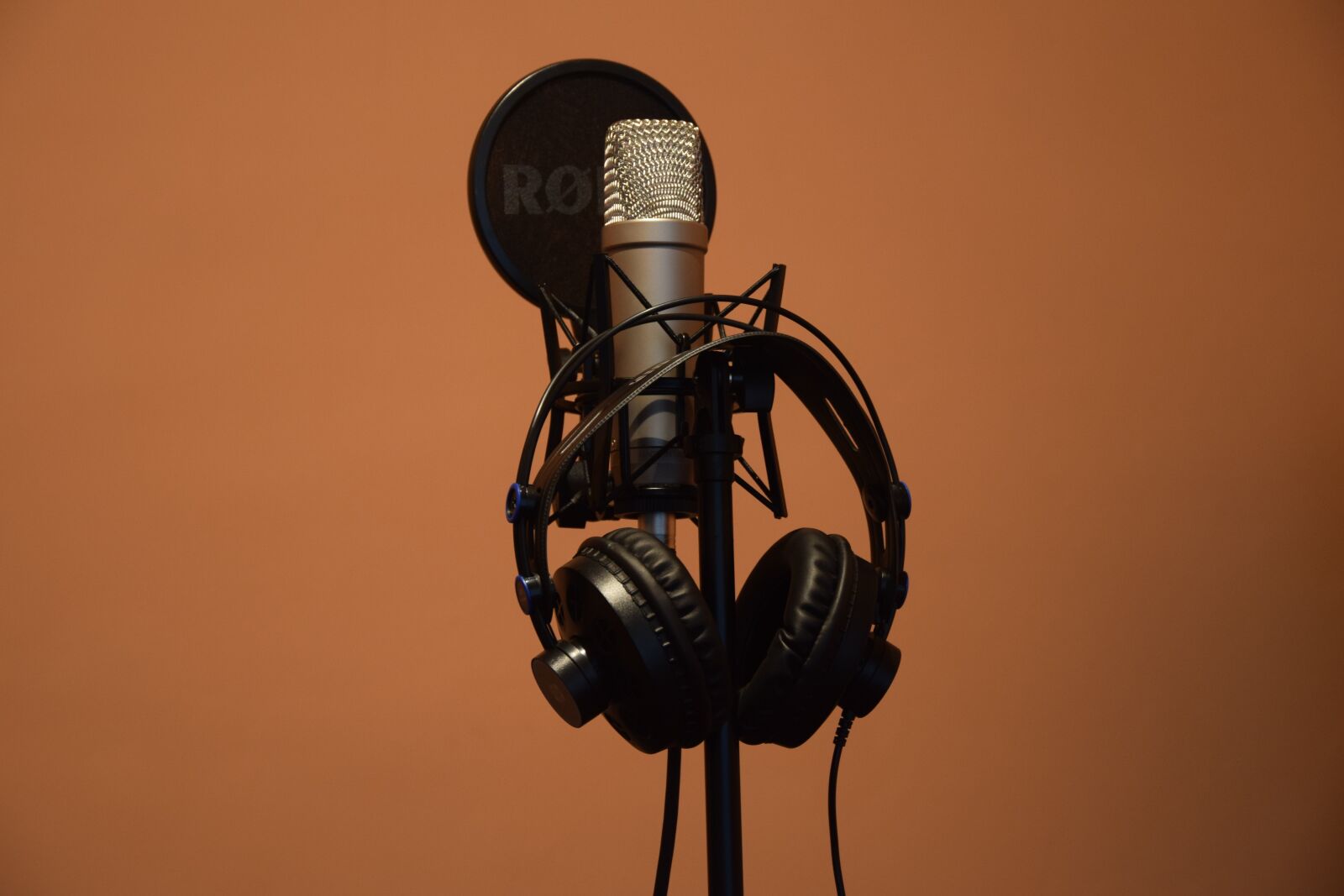 Nikon D5300 sample photo. Music, microphone, headphones photography