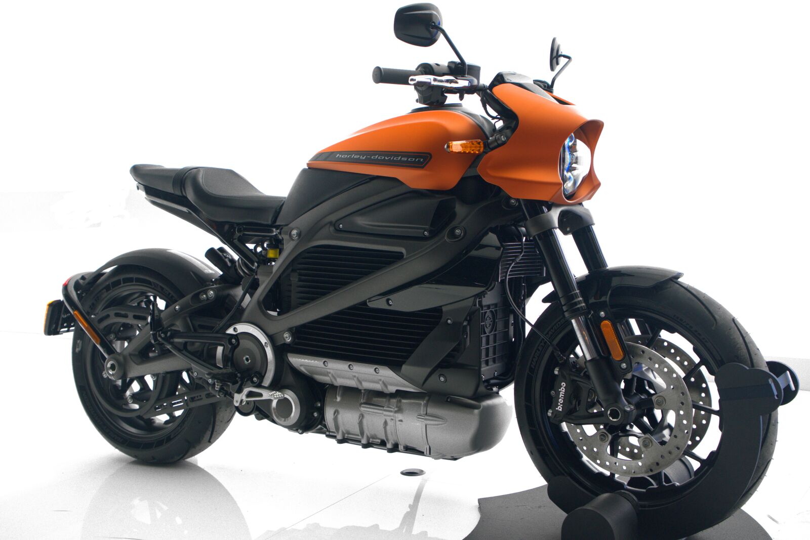Sony a7 II + Sony Vario Tessar T* FE 24-70mm F4 ZA OSS sample photo. Motorcycle, livewire, harley davidson photography