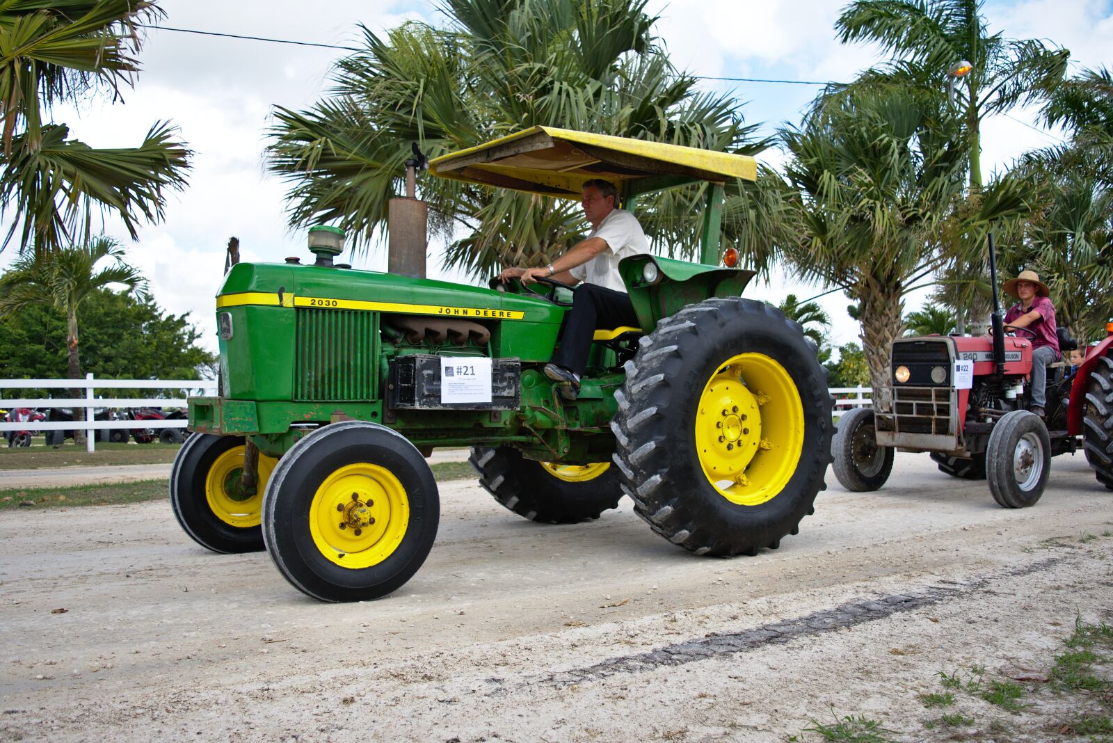 Nikon D7200 sample photo. Tractor, vehicle, wheel photography