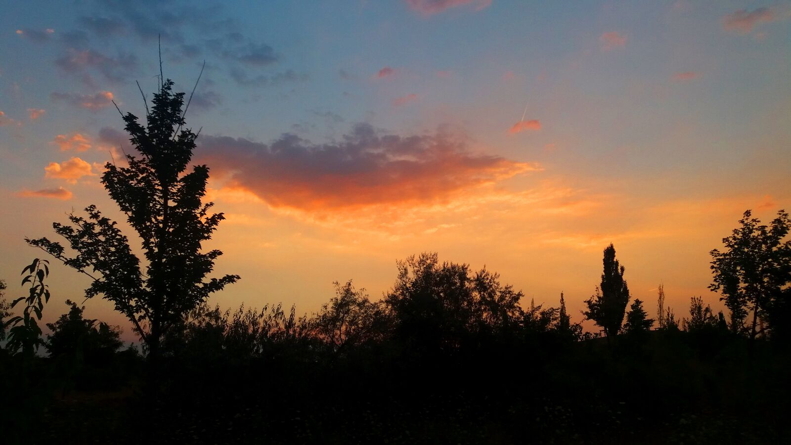 Samsung Galaxy J5 sample photo. Sky, colorful, sunset photography