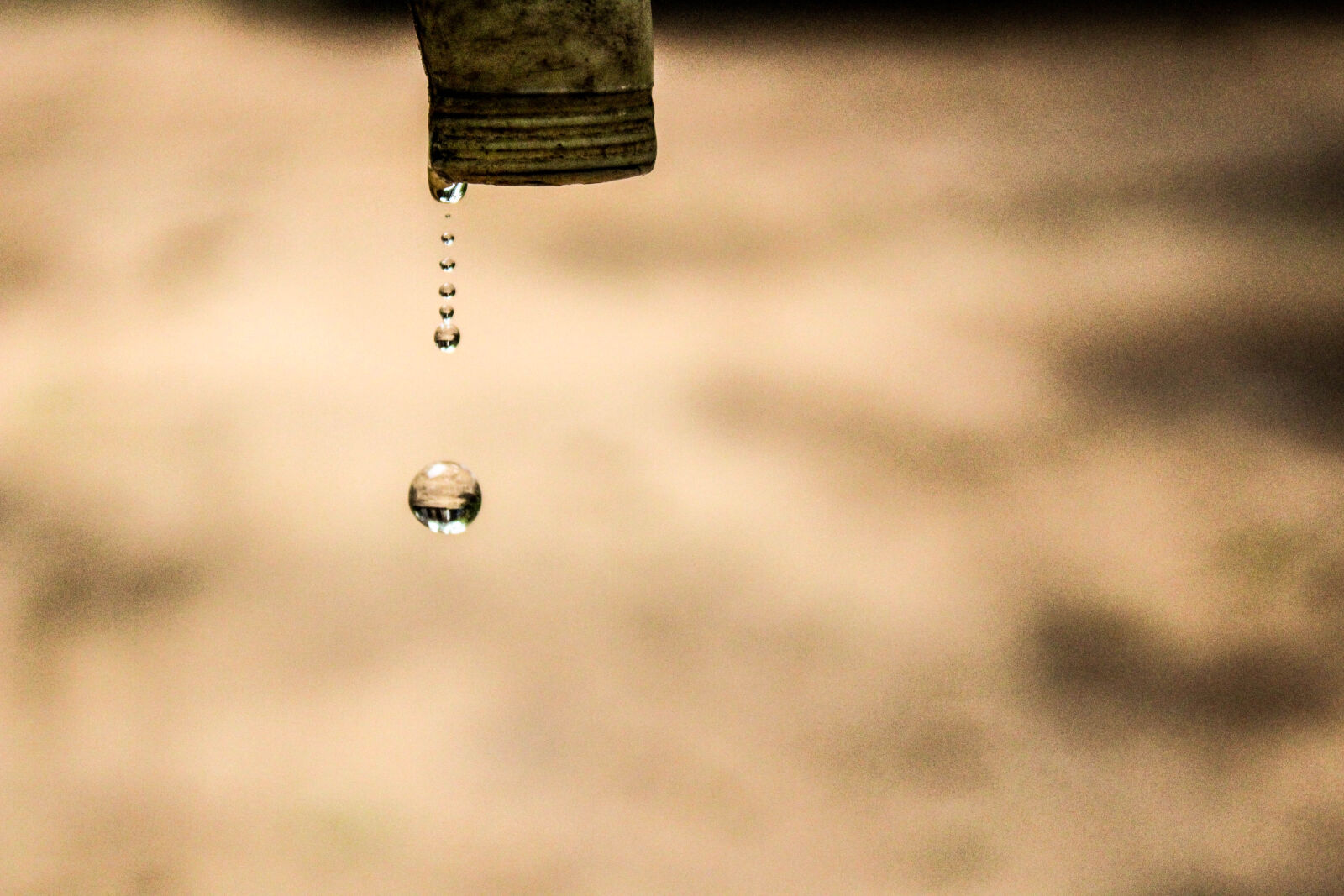 Canon EOS 1300D (EOS Rebel T6 / EOS Kiss X80) sample photo. Blur, desktop, wallpaper, drops photography