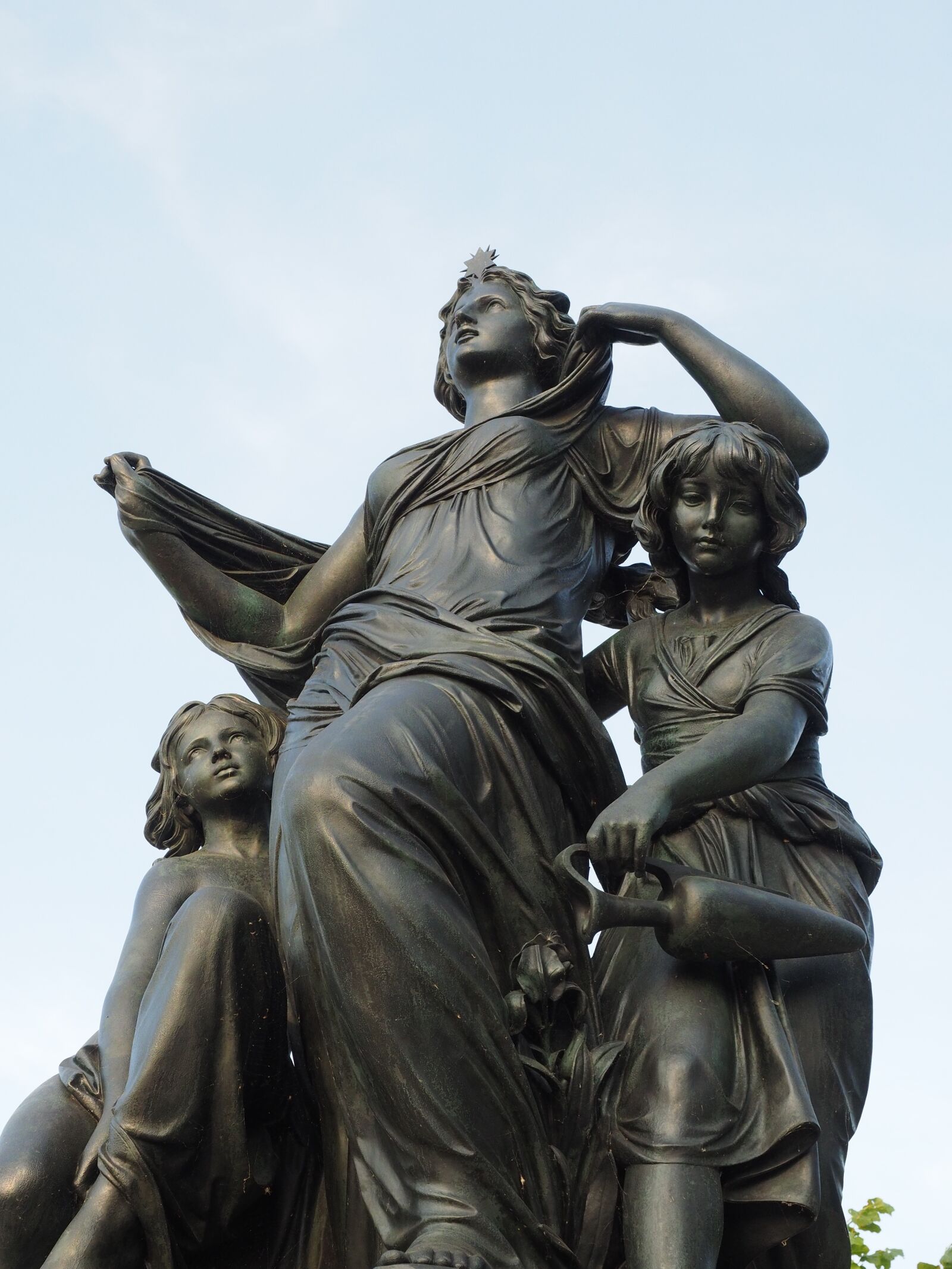 Olympus OM-D E-M1 + Olympus M.Zuiko Digital ED 12-40mm F2.8 Pro sample photo. Monument, dresden, four times photography