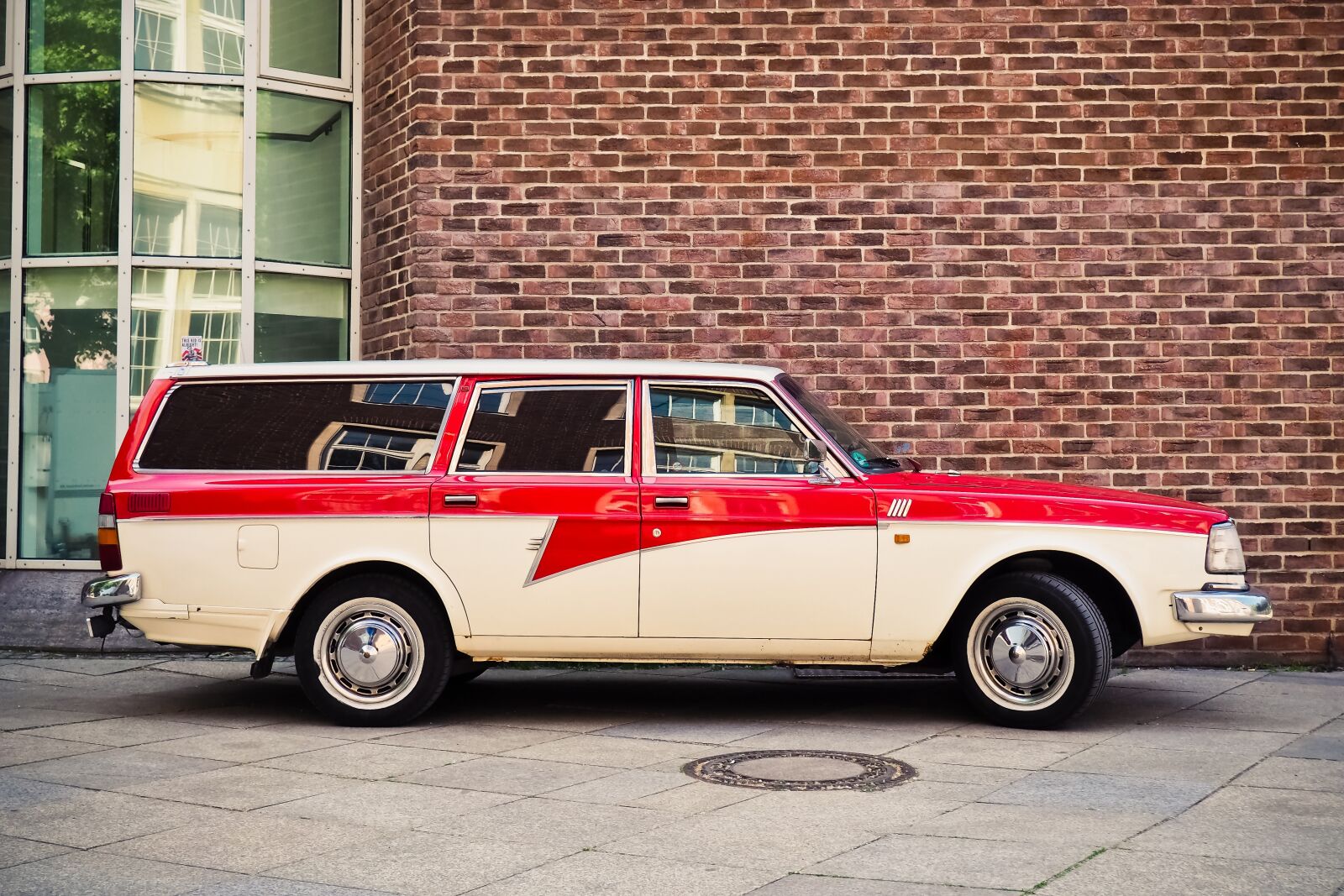 Olympus OM-D E-M10 sample photo. Auto, vehicle, dare photography
