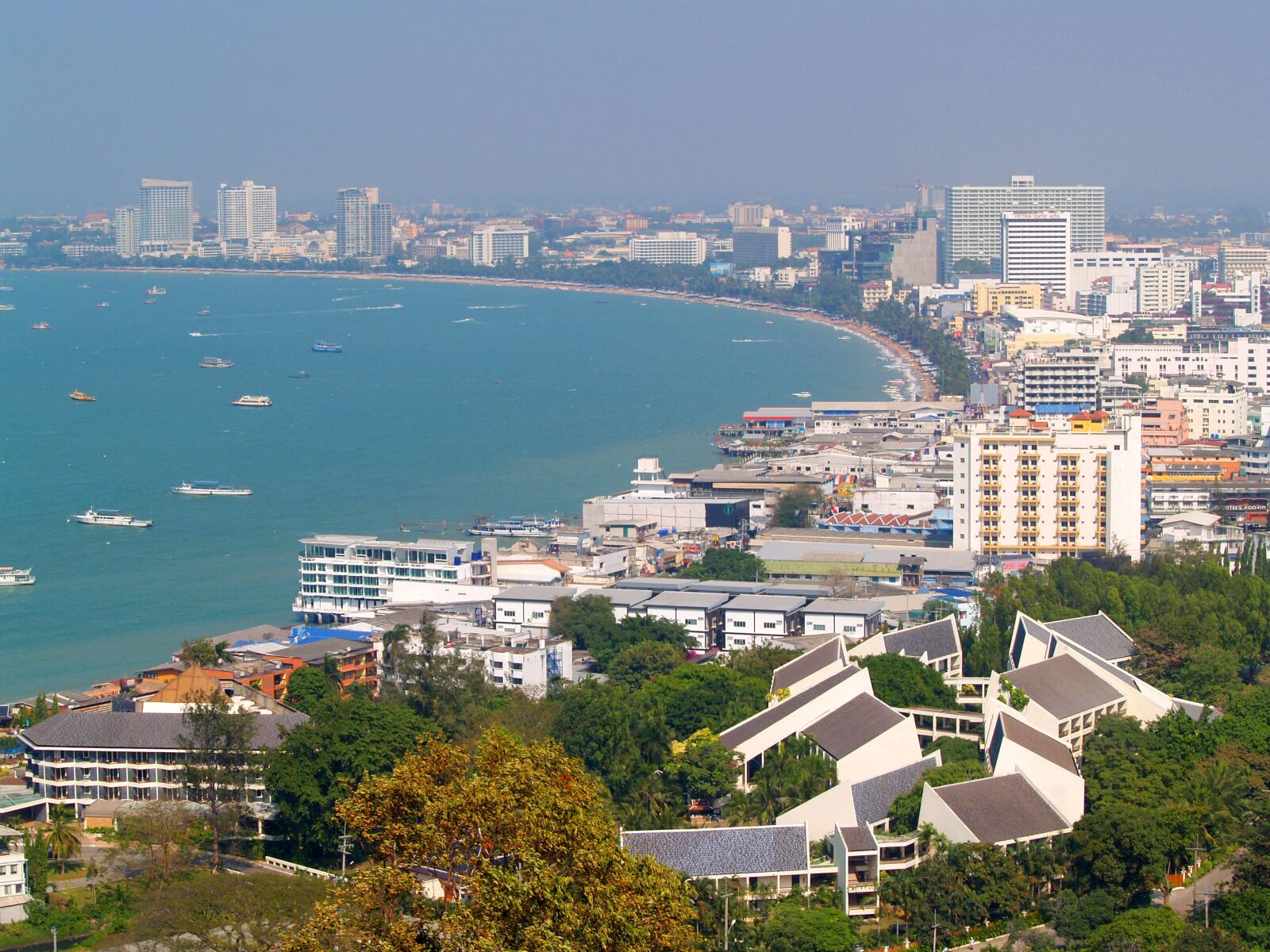 Olympus E-300 (EVOLT E-300) sample photo. Pattaya, thailand, beach photography