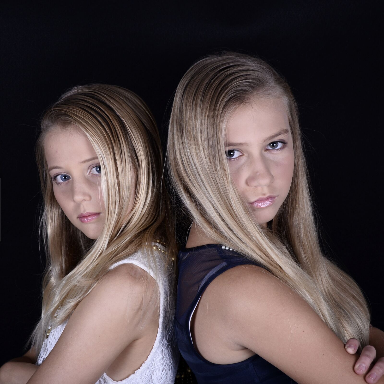 Nikon D610 sample photo. Friends, sisters, beauty photography
