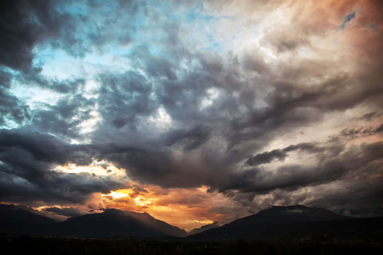 Canon EF 24-105mm F4L IS USM sample photo. Clouds, cloudy, dramatic, nature photography