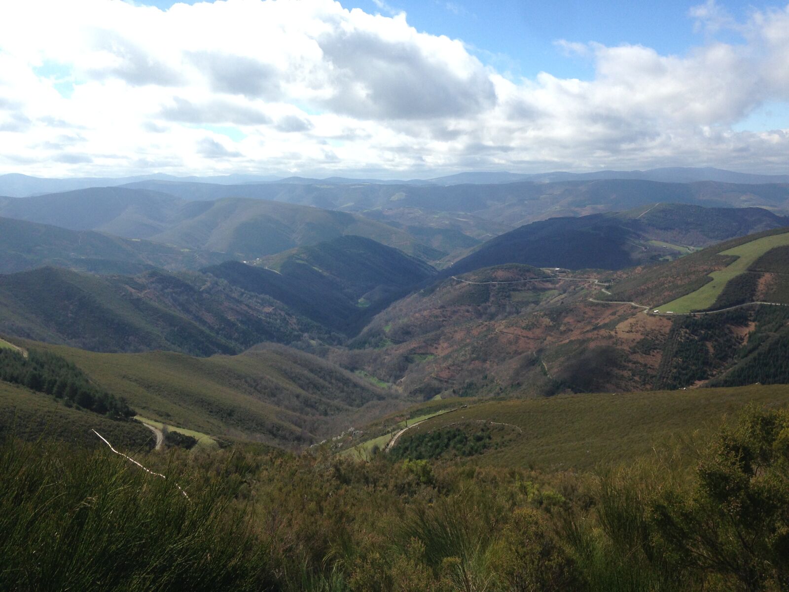 iPhone 5 back camera 4.12mm f/2.4 sample photo. Galicia, ancares, peak photography