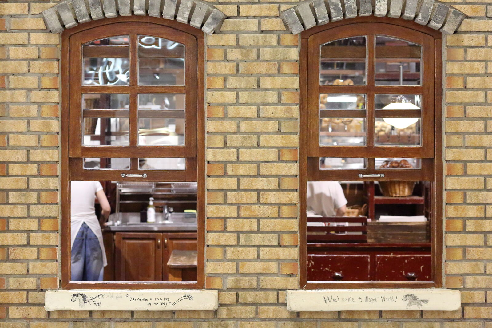 Canon EF 85mm F1.8 USM sample photo. London bagel museum store photography