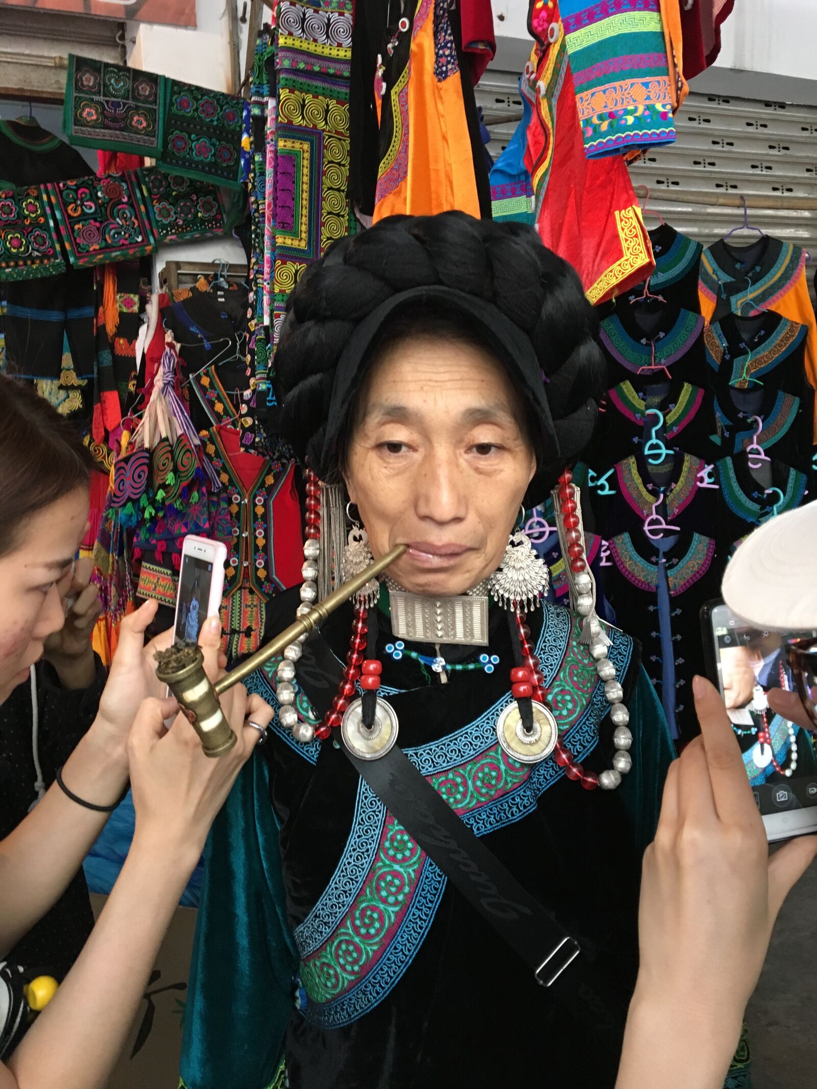 Apple iPhone 6s sample photo. The yi people, clothing photography