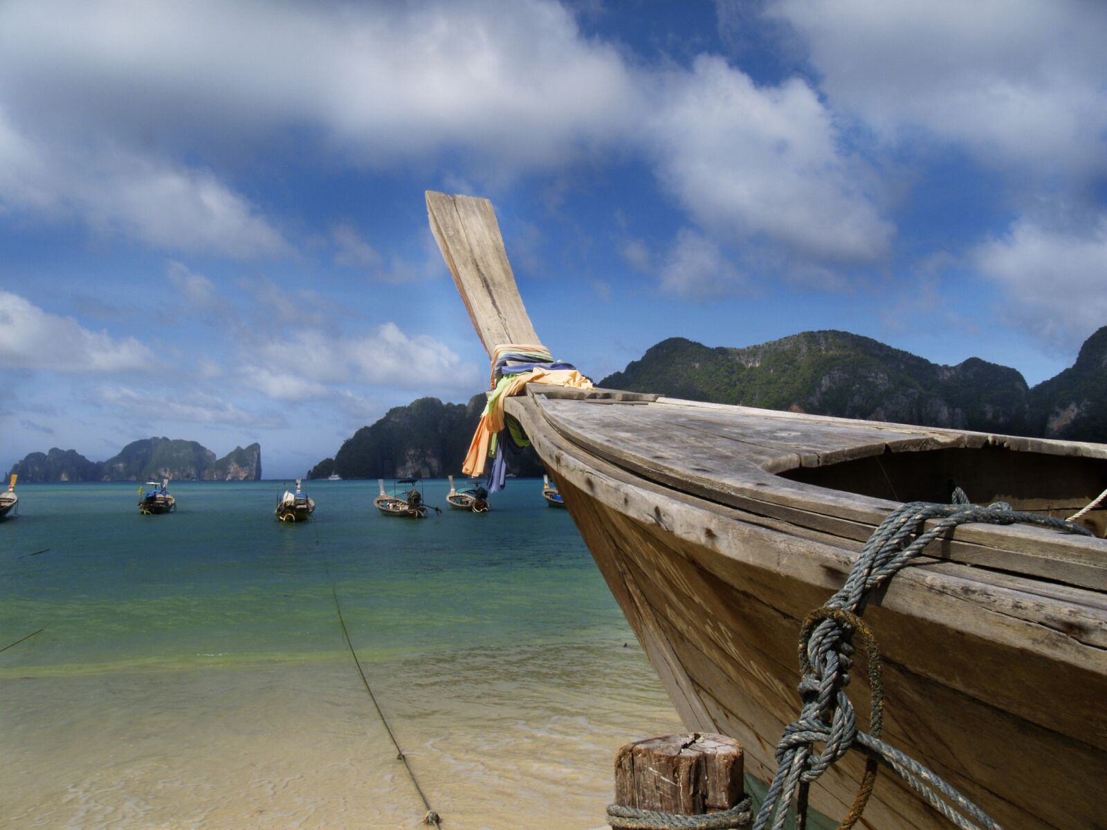 Olympus E-300 (EVOLT E-300) sample photo. Phuket, thailand, phi phi photography