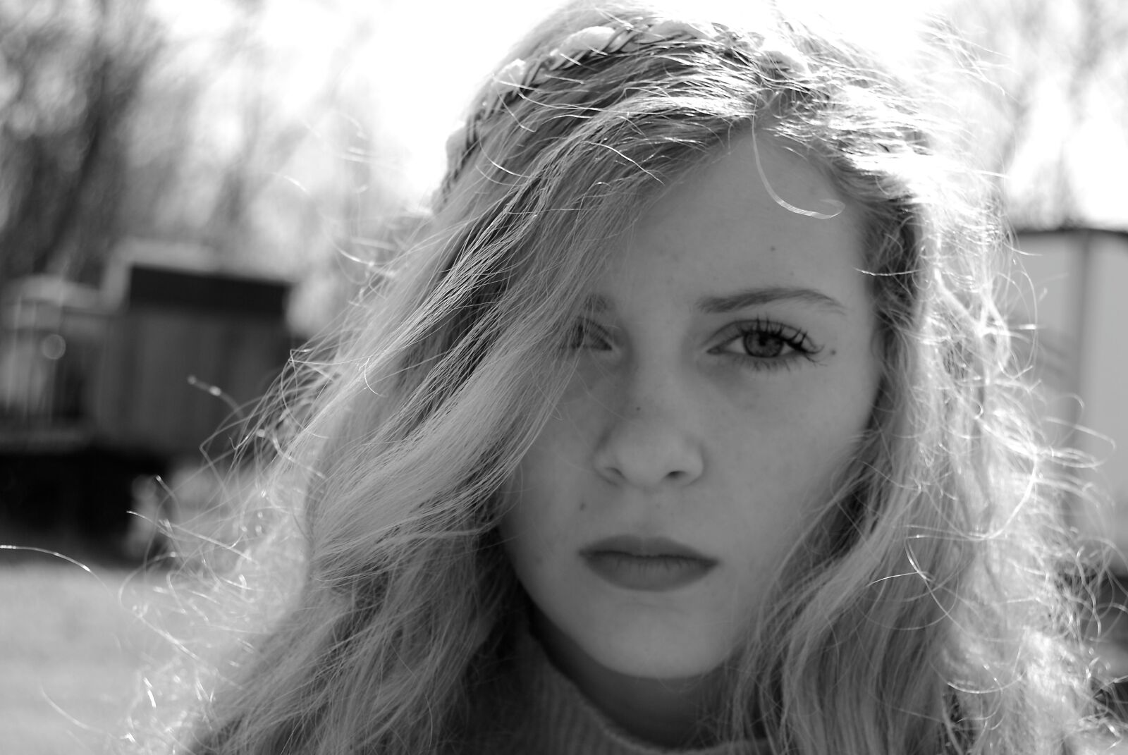 Nikon D3000 sample photo. Girl, crown, long hair photography