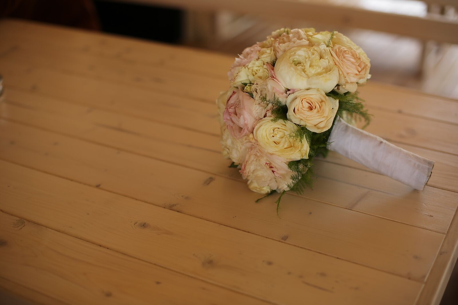 Canon EF 50mm F1.4 USM sample photo. Wedding bouquet, arrangement, roses photography