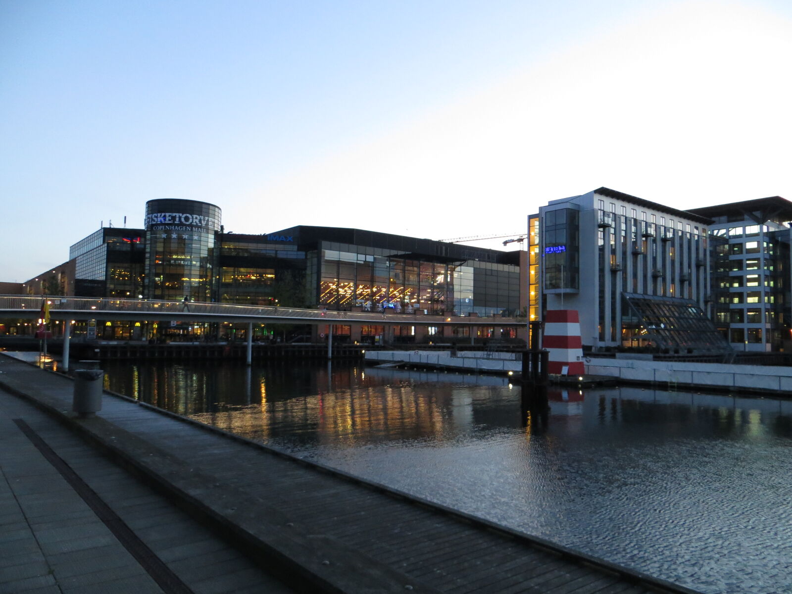 Canon PowerShot SX240 HS sample photo. Building, copenhagen, evening, lights photography