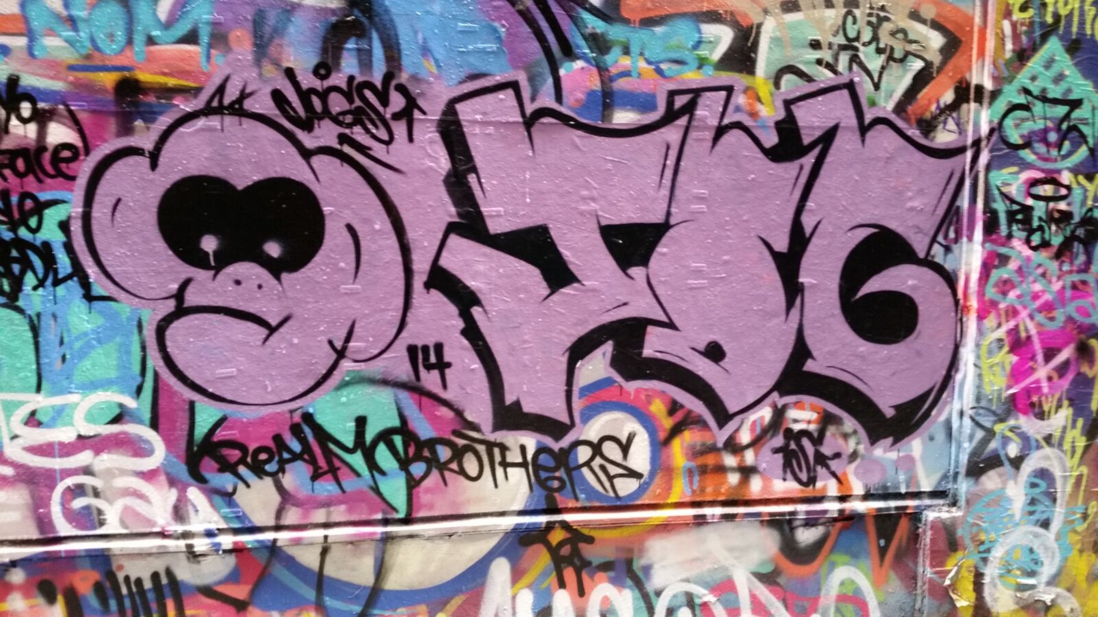 Samsung Galaxy S5 sample photo. Graffiti, laneway, street art photography