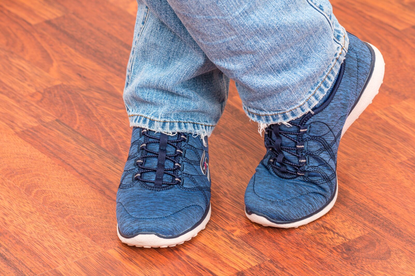Canon EF 100mm F2.8L Macro IS USM sample photo. Shoes, sneakers, feet photography