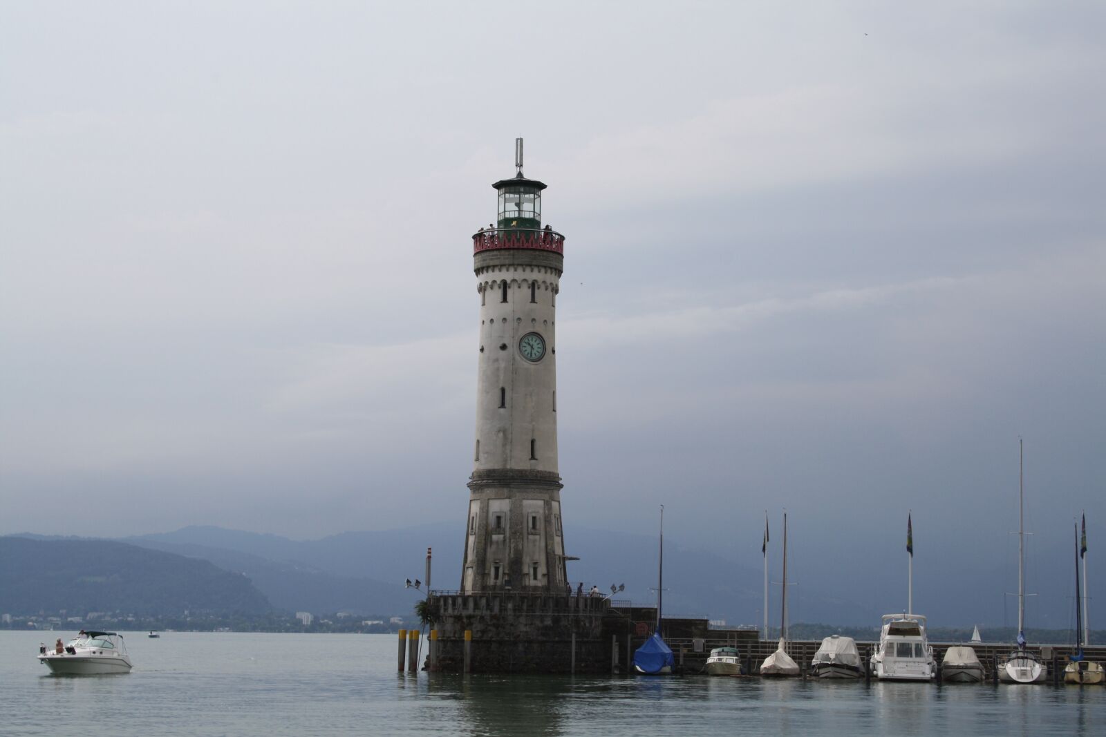 Canon EOS 1000D (EOS Digital Rebel XS / EOS Kiss F) sample photo. Port, lake constance, lindau photography