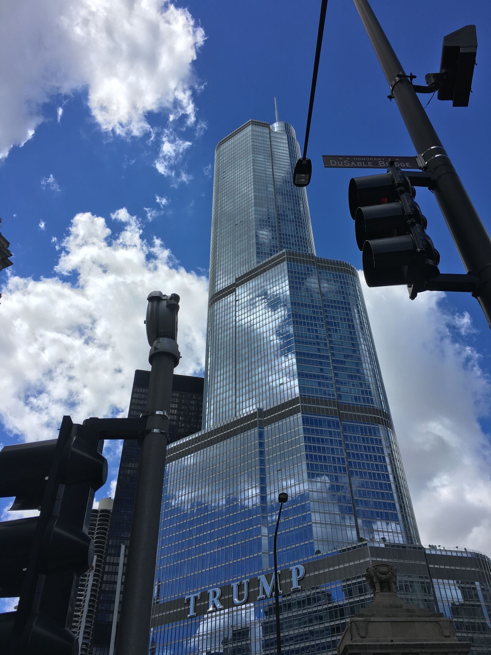 Apple iPhone 6s sample photo. Chicago, downtown, trump photography