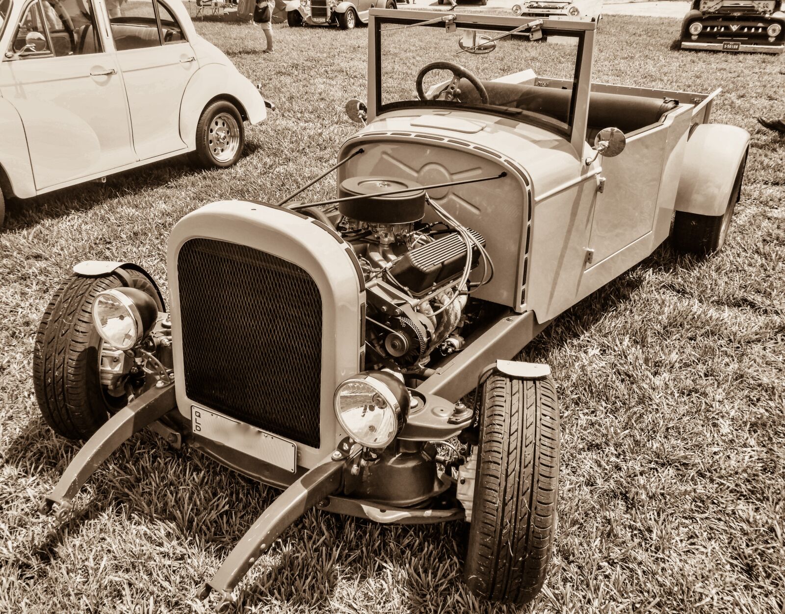 Panasonic Lumix DC-ZS70 (Lumix DC-TZ90) sample photo. Oldtimer, auto, old car photography