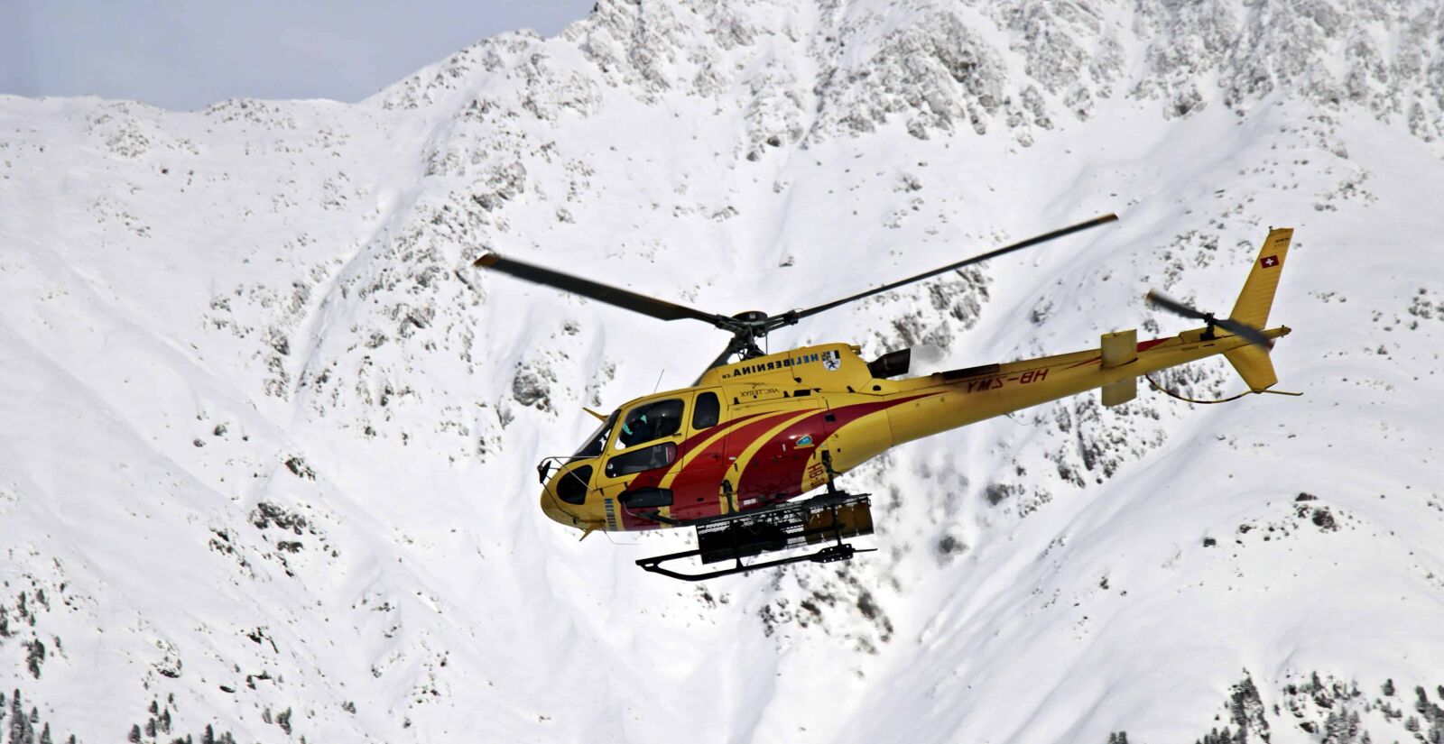 Canon EOS 100D (EOS Rebel SL1 / EOS Kiss X7) sample photo. Snow, helicopter, winter, aircraft photography