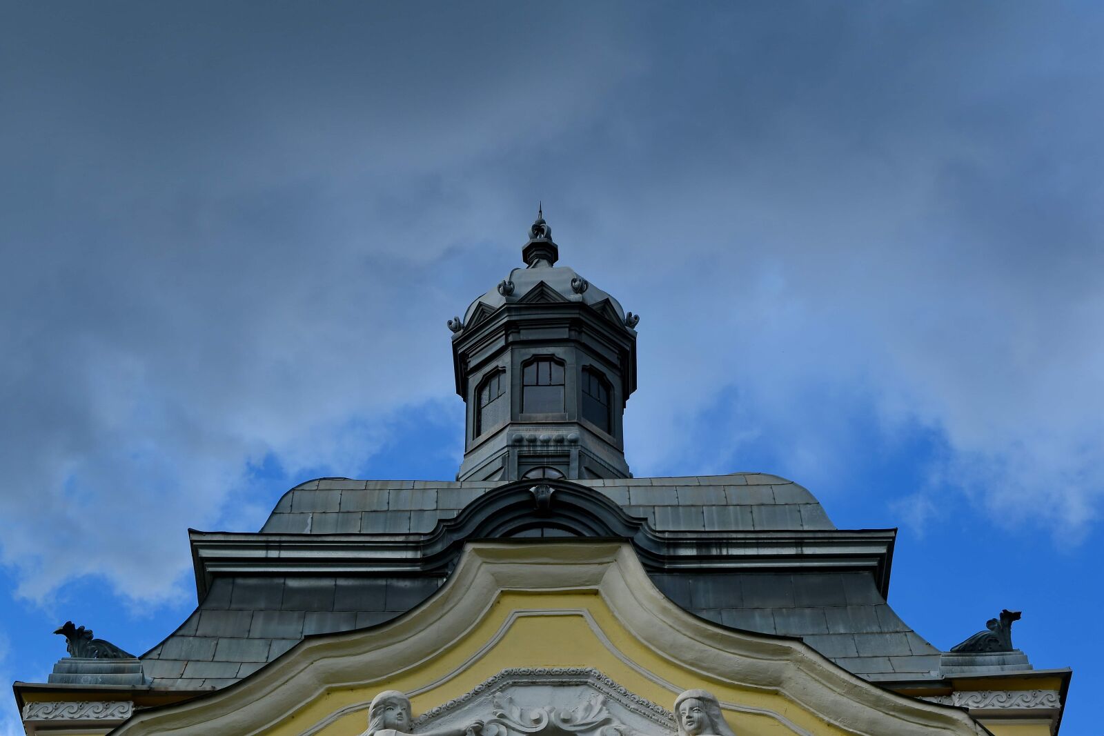 Nikon D5500 sample photo. Building, architecture, roof, old photography