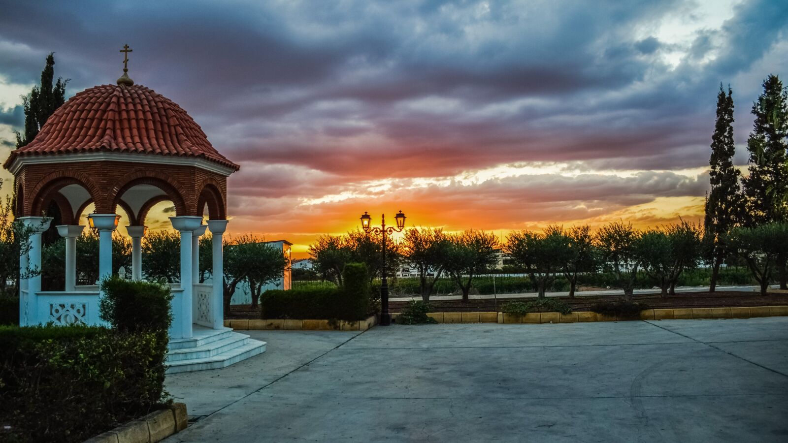 Nikon D3300 sample photo. Chapel, square, religion photography