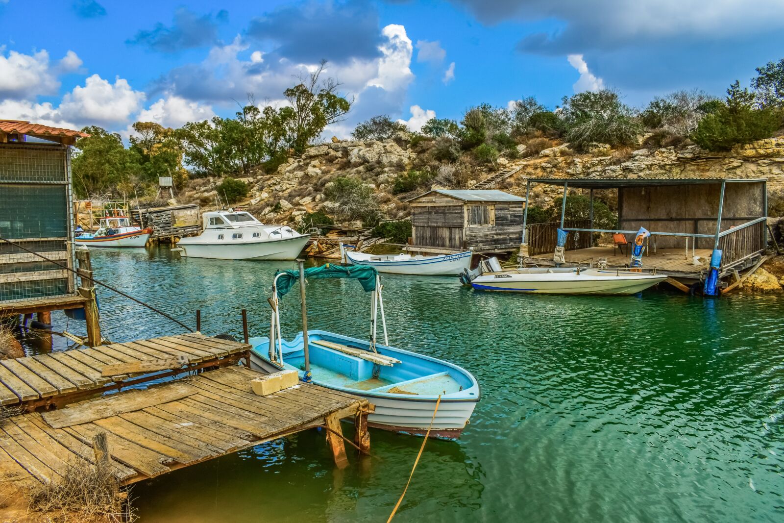 Nikon D3300 sample photo. Fishing boats, hut, dock photography